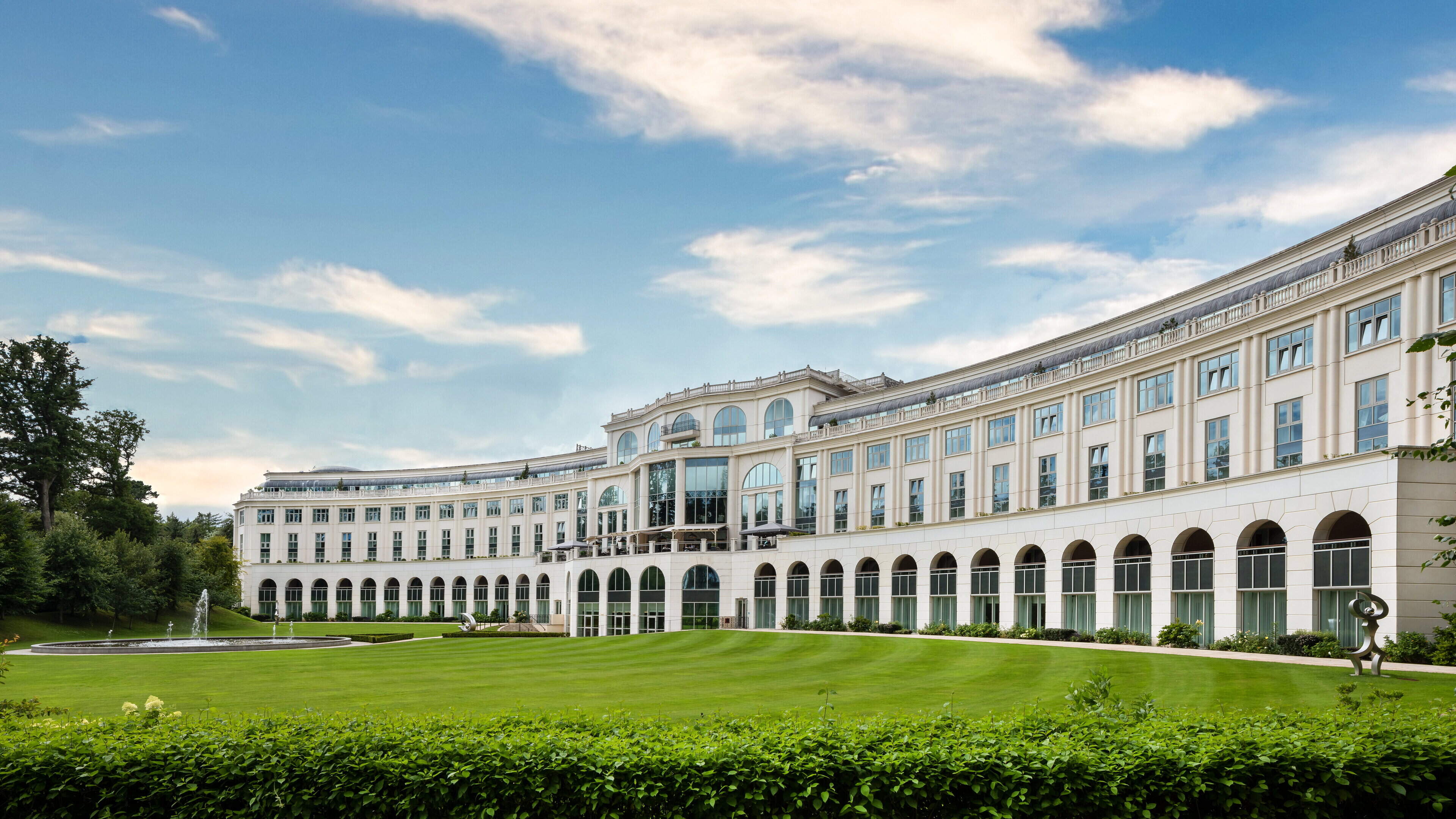 Review highlights luxury facilities at Powerscourt Hotel Resort and Spa