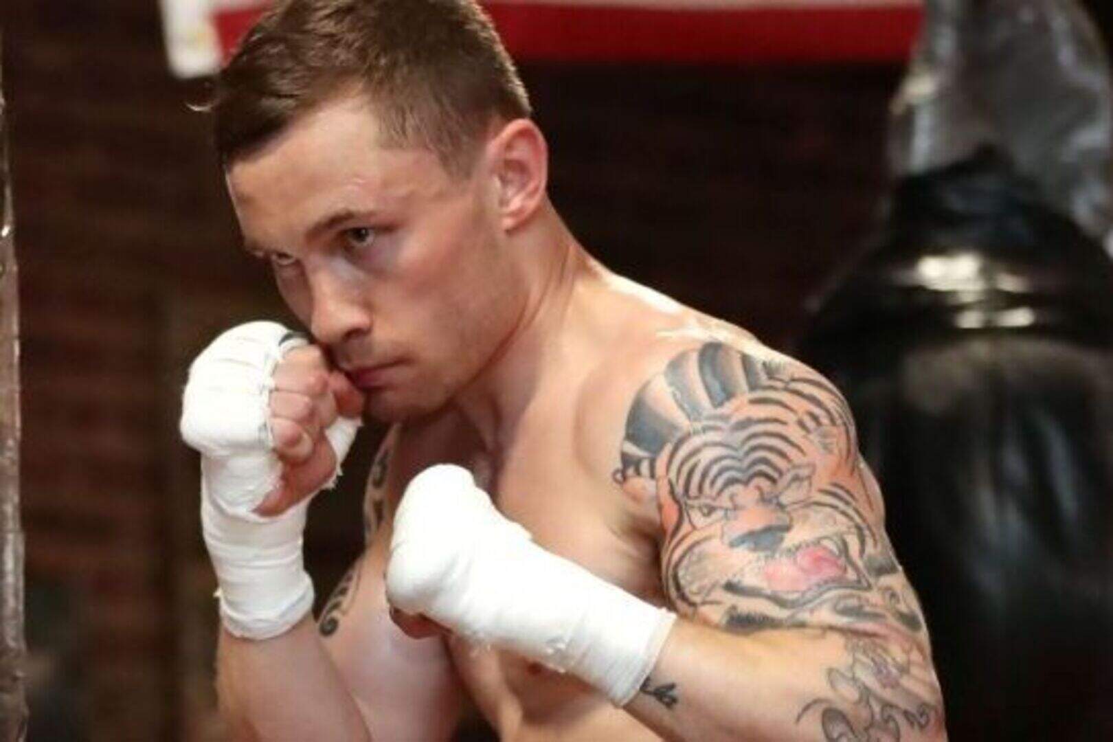 Frampton v Santa Cruz - Carl makes history to become WBA featherweight ...
