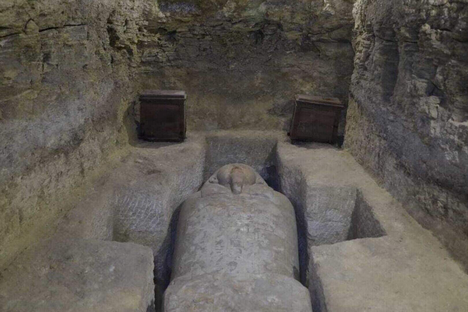 Egyptian archaeologists unveil ancient tombs and artefacts | Belfast ...
