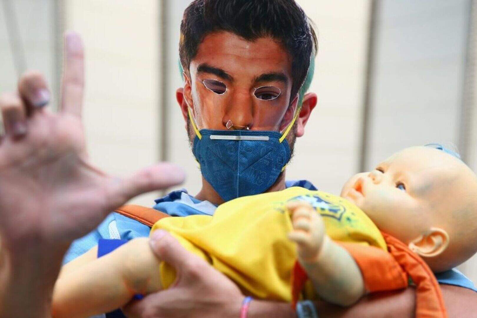 Luis Suarez to Barcelona: Liverpool to open official talks over £80m ...