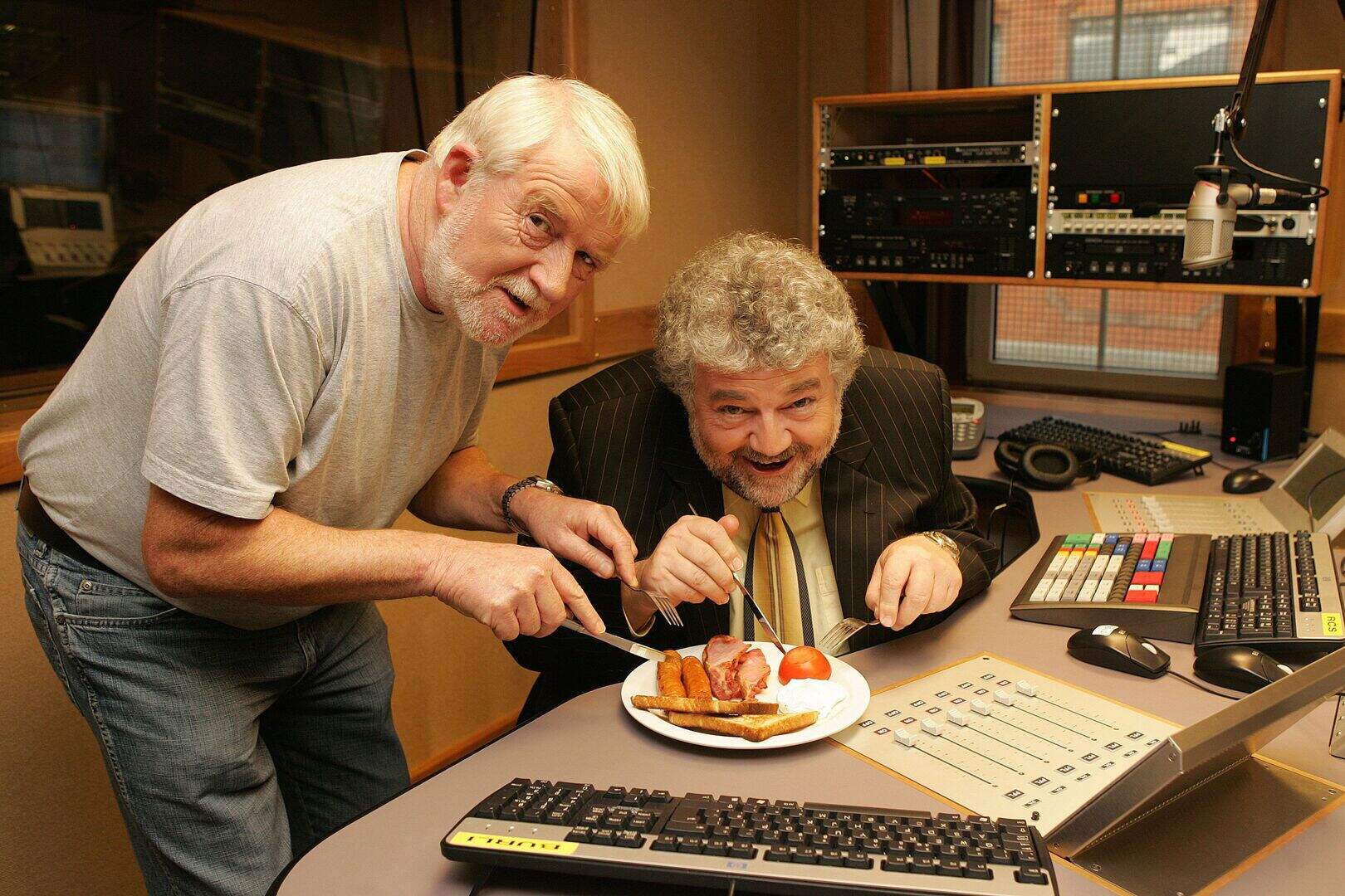 U105: Presenters look back as Belfast radio station celebrates 20 years ...