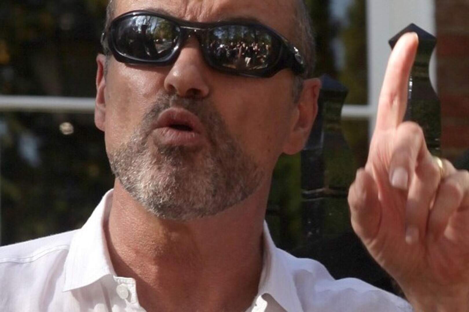 George tweets to stub out smoking