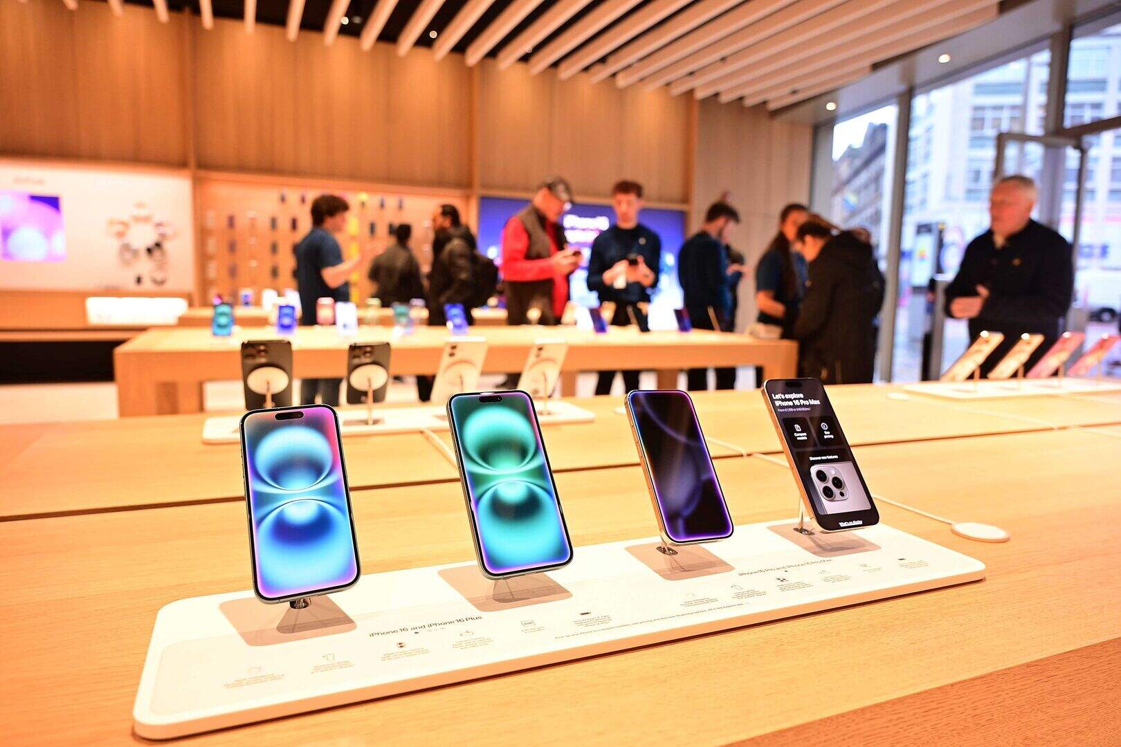 Apple: Belfast’s new store welcomes first customers after branch ...