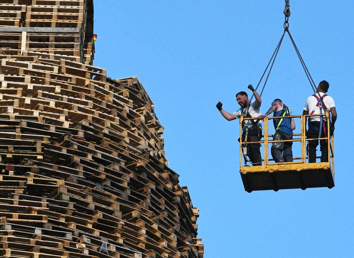 Allison Morris: 200ft Craigyhill bonfire ‘dedicated to Mr Steele ...