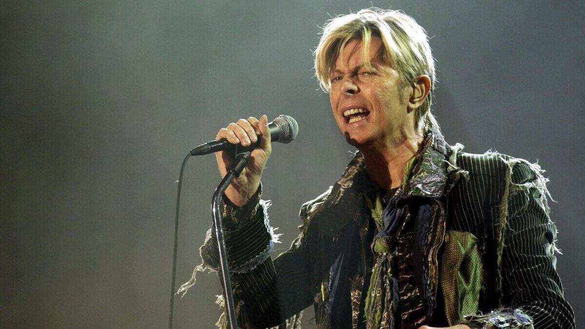 David Bowie's Blackstar set for top of album chart | Belfast Telegraph