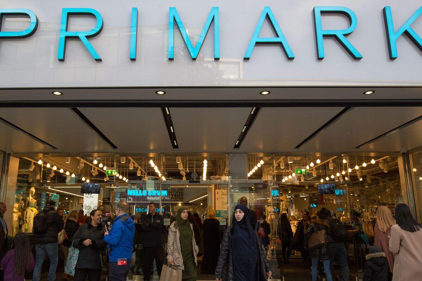 Primark store openings and expansions drive owner ABF’s sales higher ...