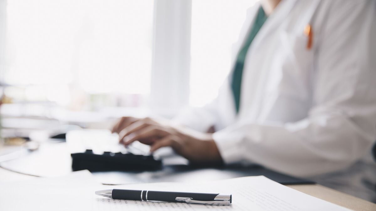 Dr Olusola Sanusi: Doctor suspended after giving patient prescription ...