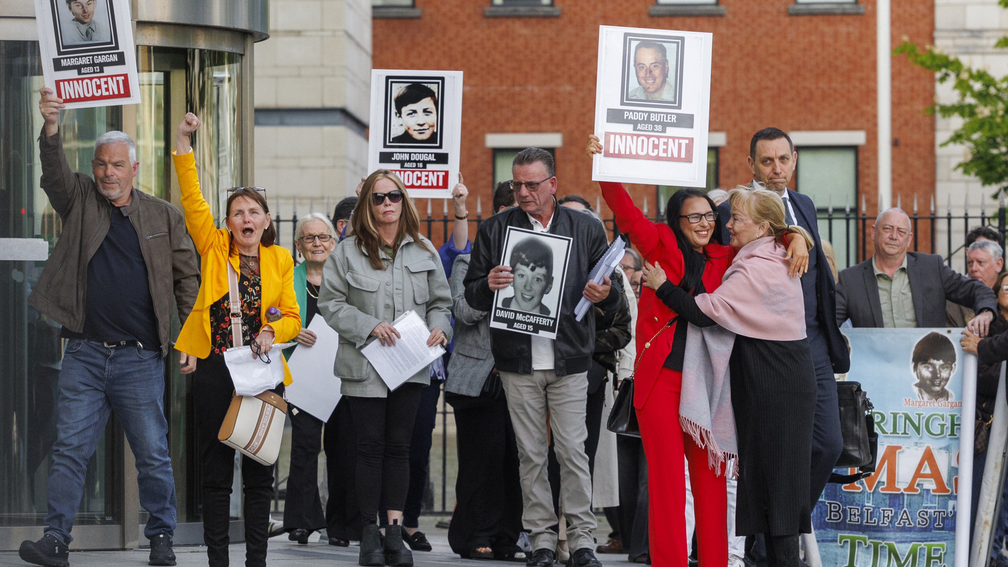 Keir Starmer apologises to families of five people killed by soldiers in Springhill in 1972