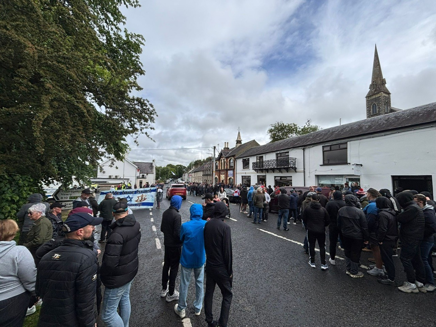 Heavy police presence near village amid pro-Palestine march and counter ...