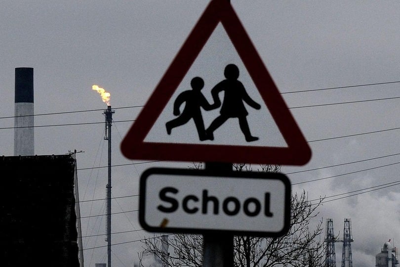 The Police Service of Northern Ireland (PSNI) has said a bomb threat email sent to hundreds of schools is being treated as a hoax.