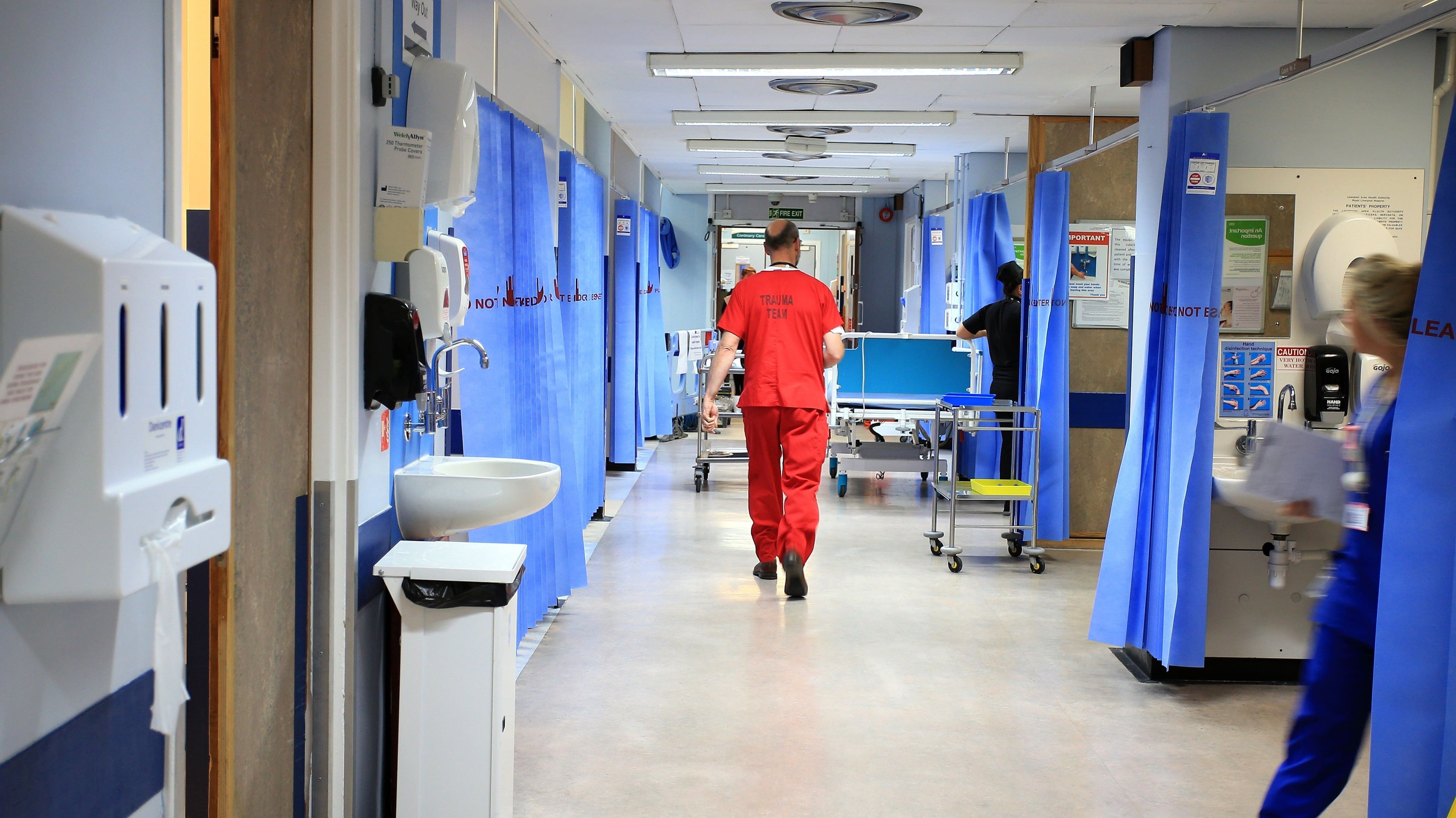 NI resident doctors to stage 24-hour strike over pay