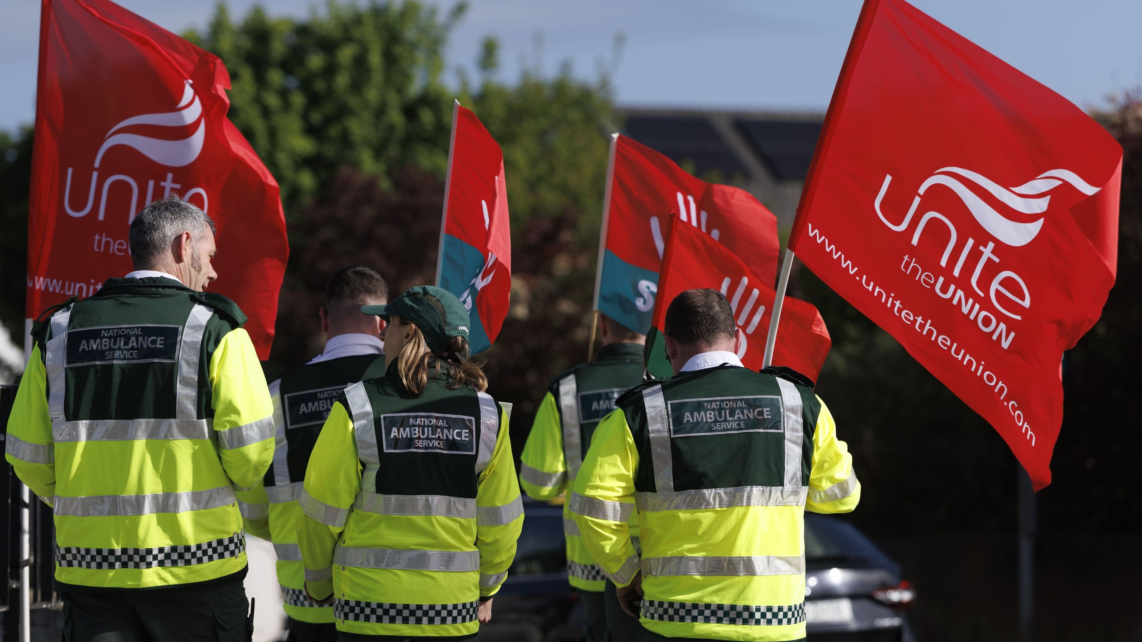‘Final opportunity’ to resolve ambulance pay dispute before next strike