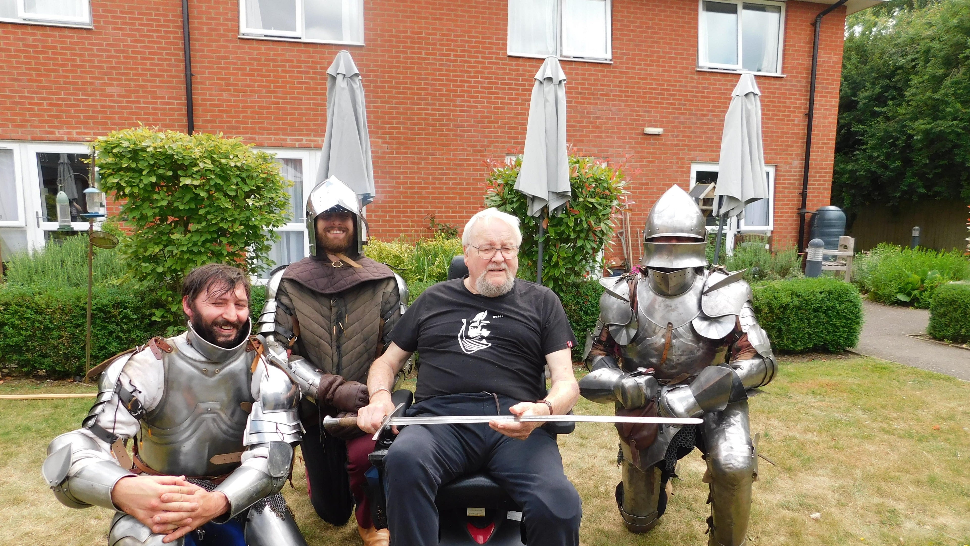 ‘Knights’ staging mock battle delight care home resident Cliff Nicholson