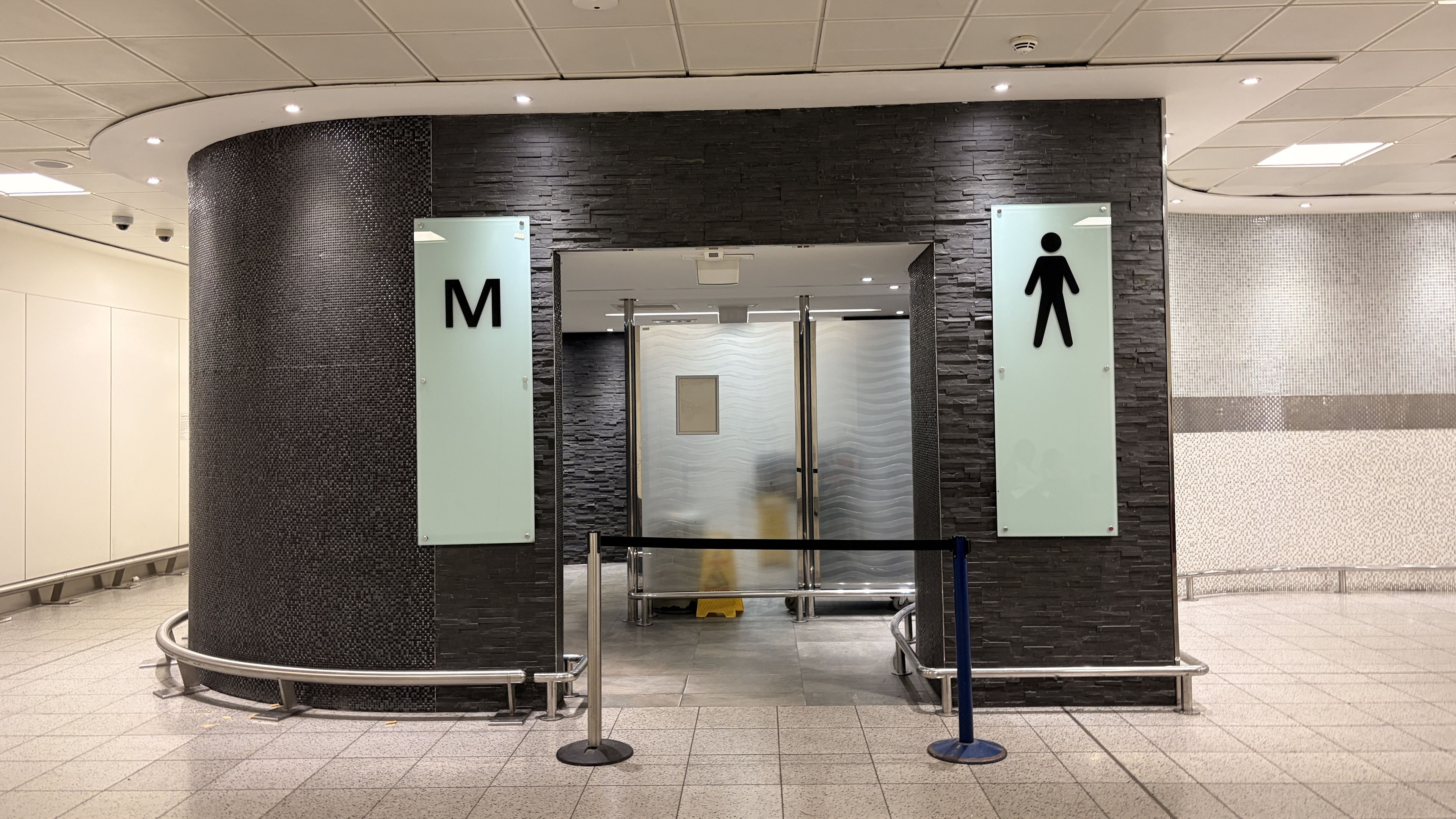 Water supply outage leaves Gatwick passengers with no working toilets
