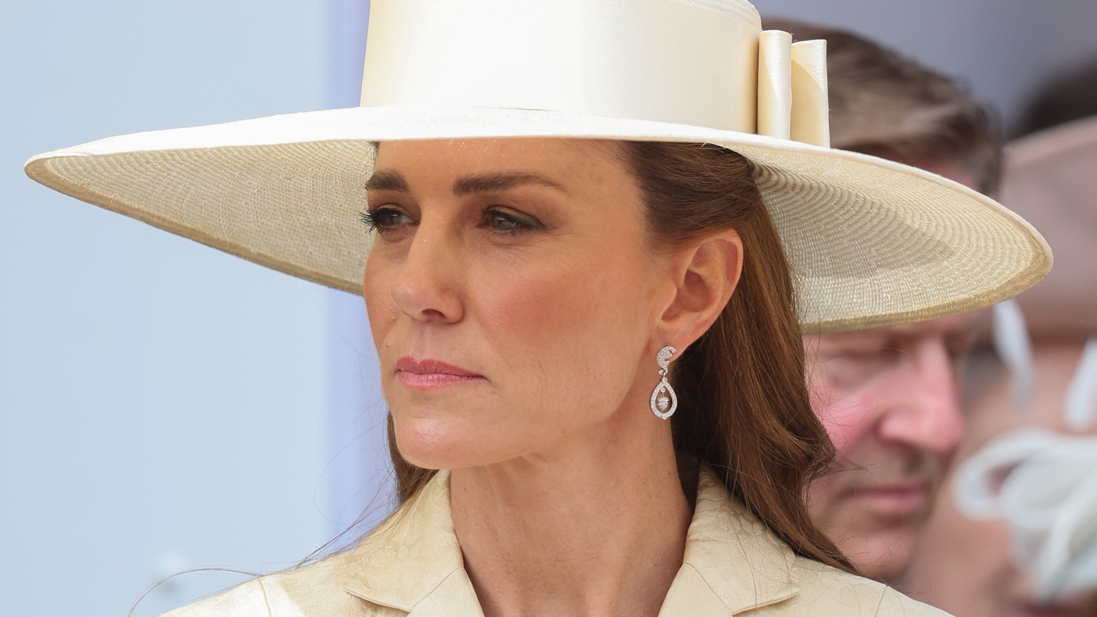 Health worker cautioned after Kate’s medical records offered for financial gain