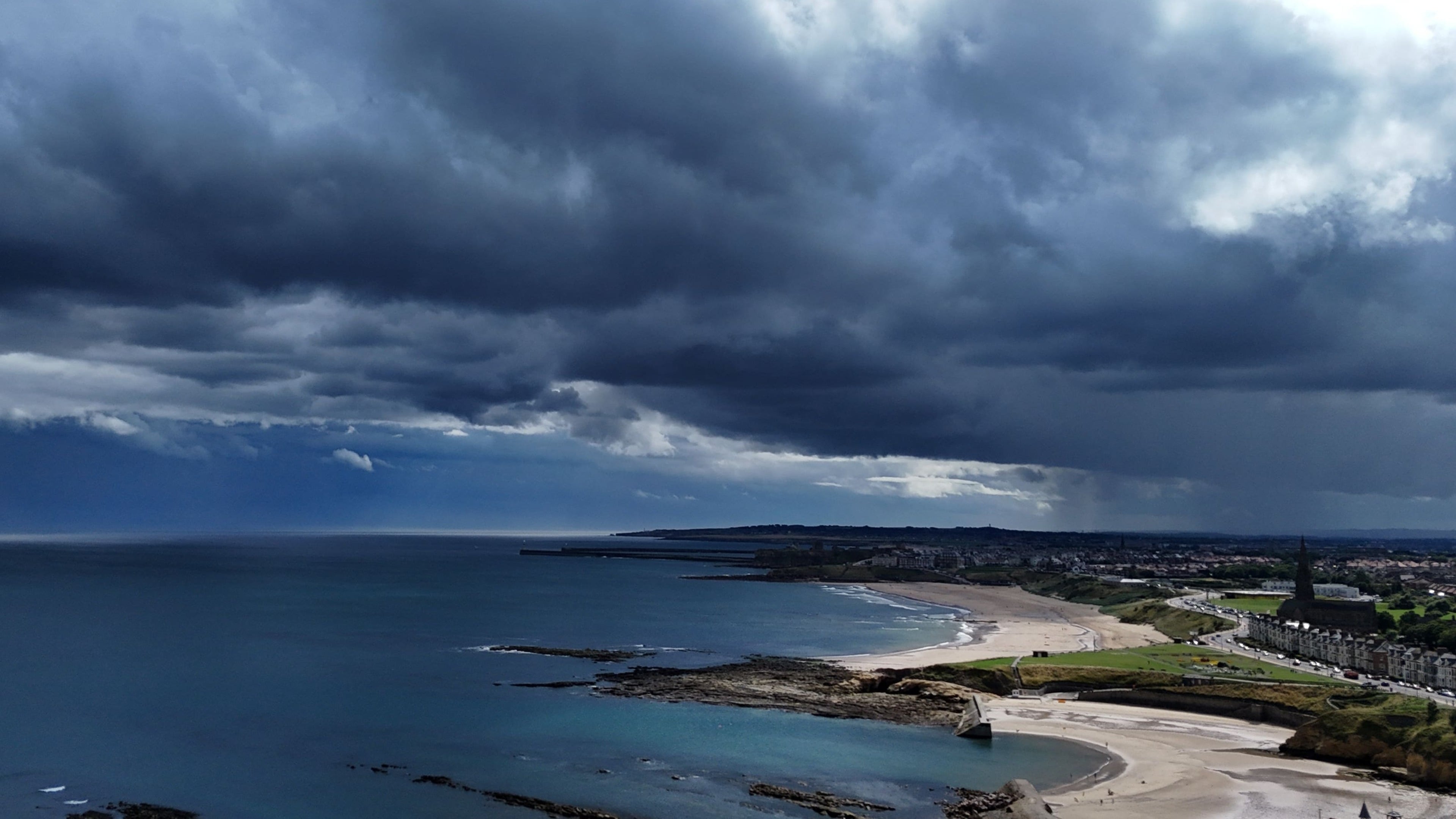 Warnings as “unprecedented” El Niño builds, raising risk of extreme weather and food prices