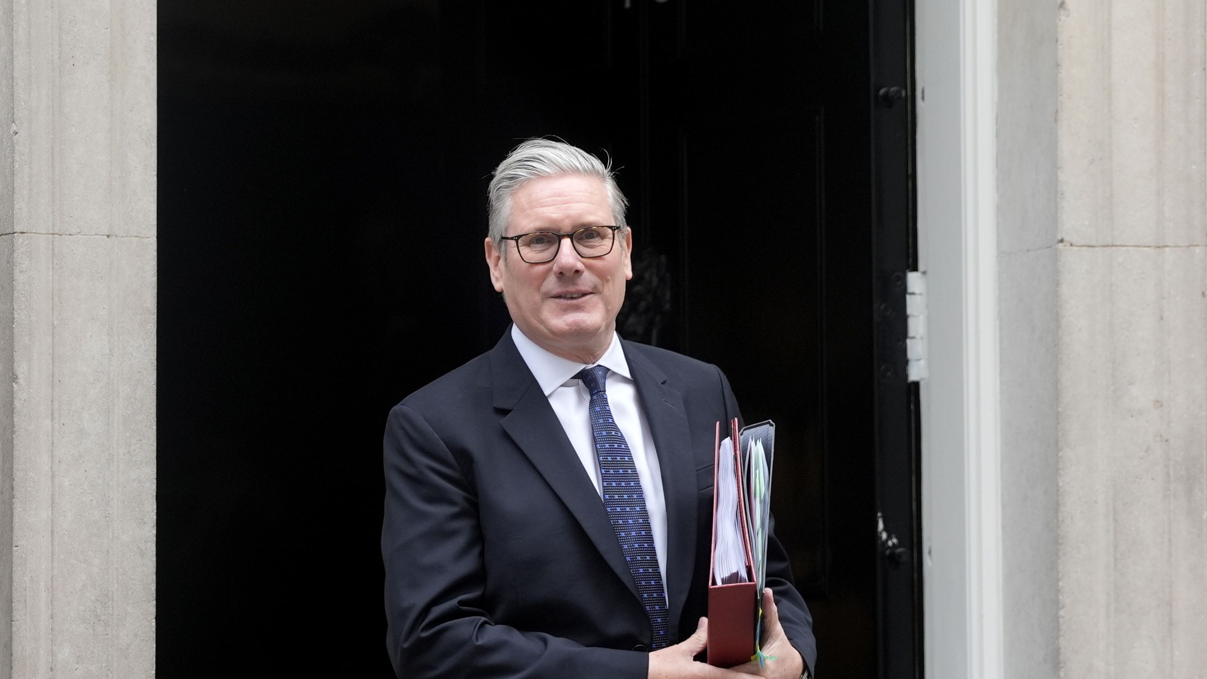 Starmer says he will not quit after defence resignations amid funding row