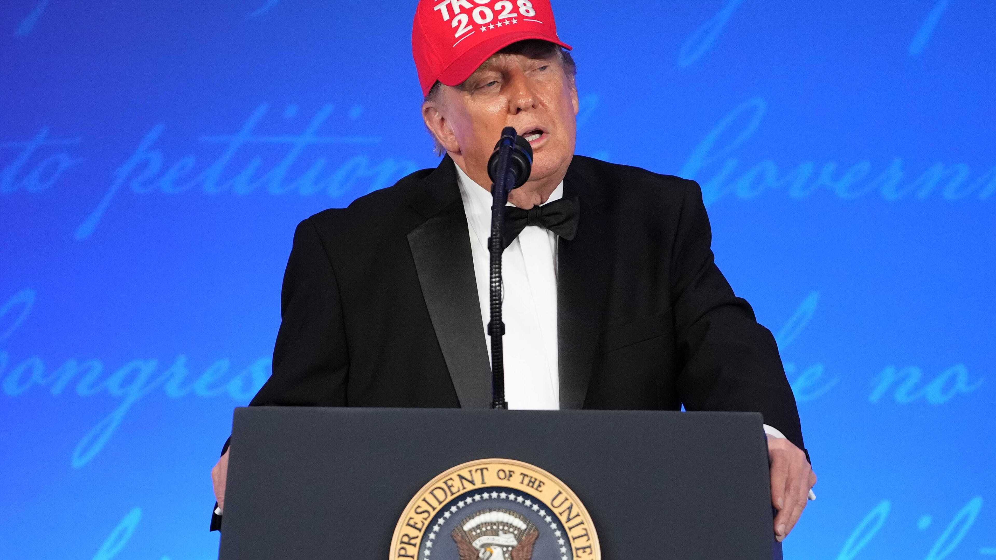 Trump says “media will be broke” when he is gone, during remarks at dinner