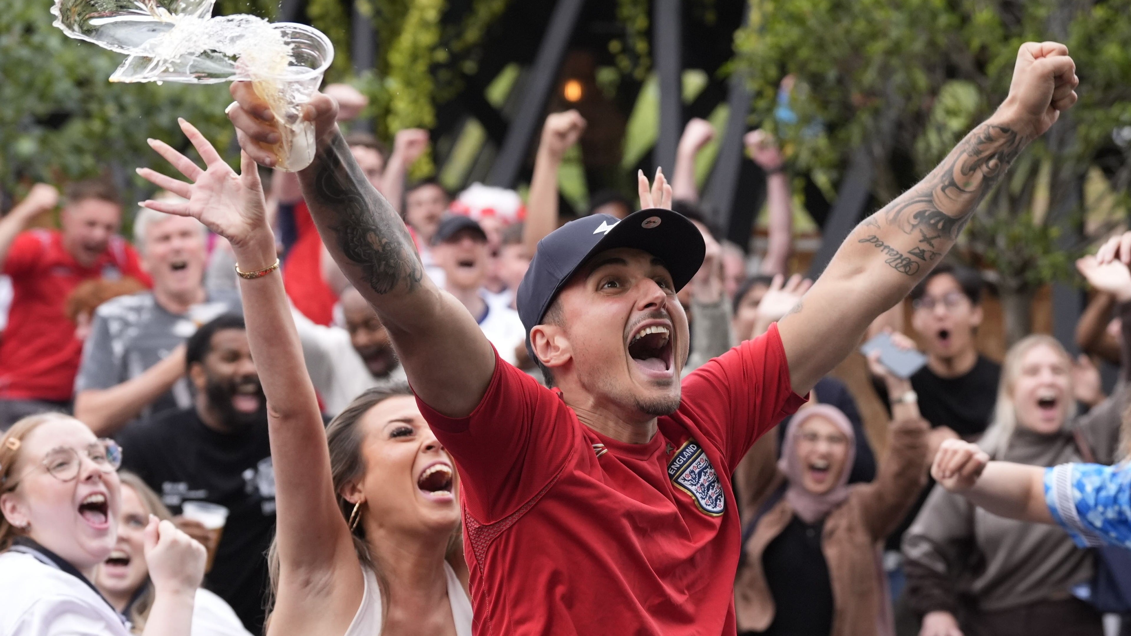 Pubs wait for decision on whether England’s Mexico match will start earlier