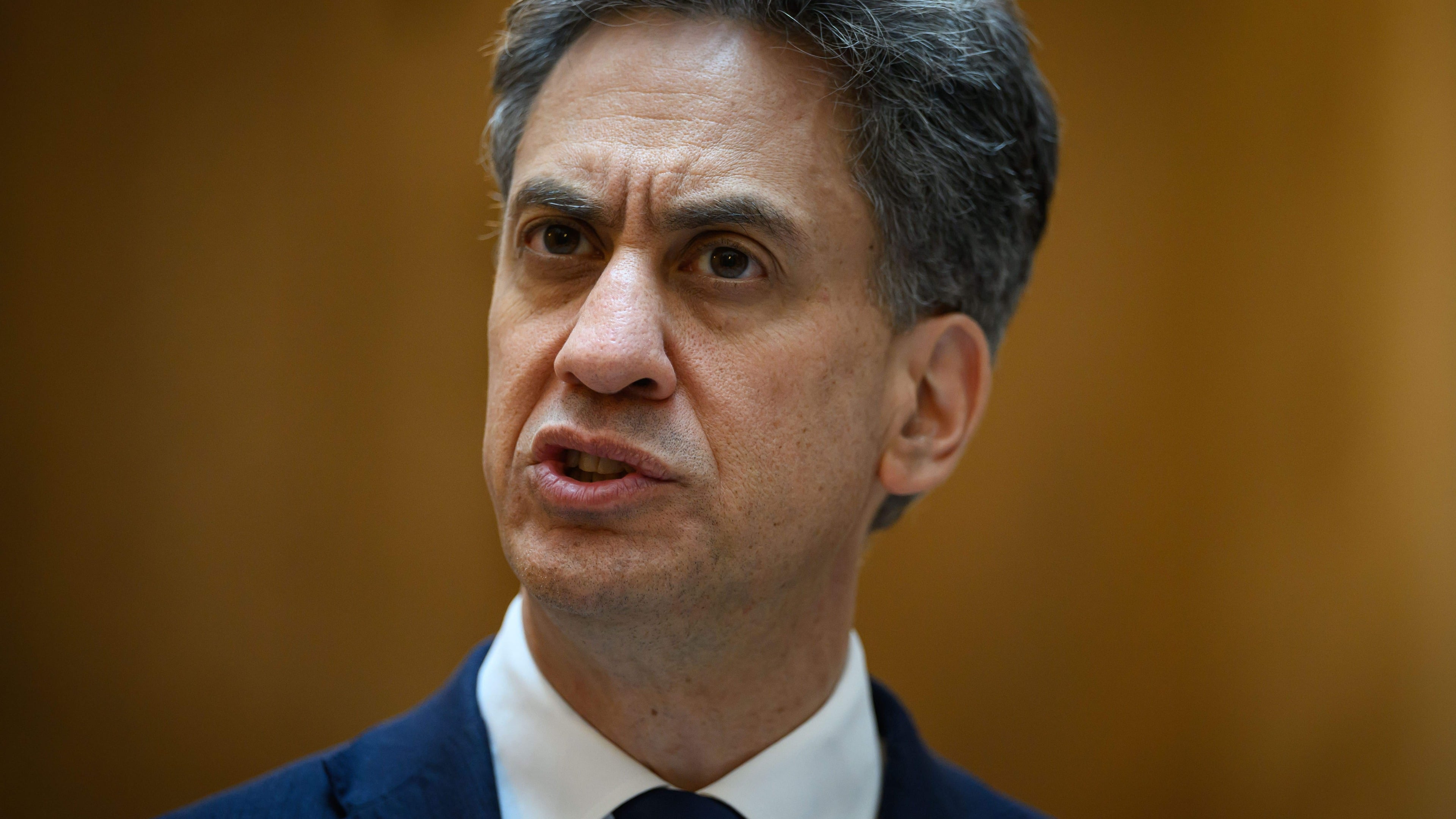 Miliband ignores questions about his views on Trump during Washington trip