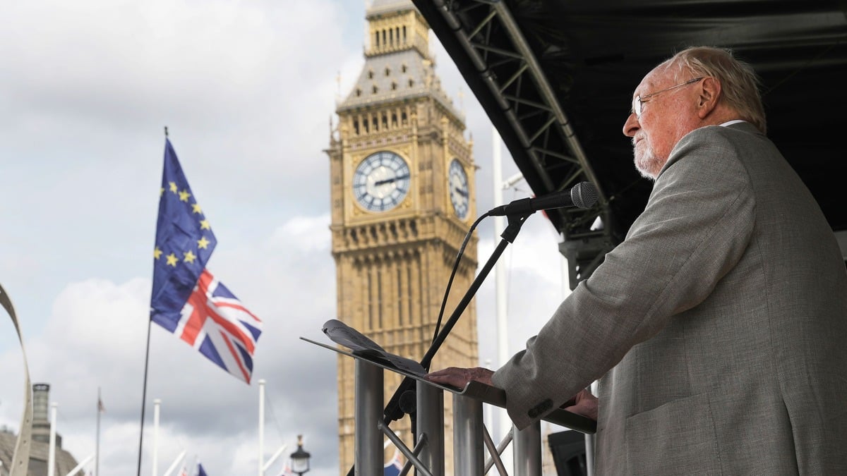 Brexit branded 'unprecedented continuing disaster' as marchers call to rejoin EU | Belfast Telegraph