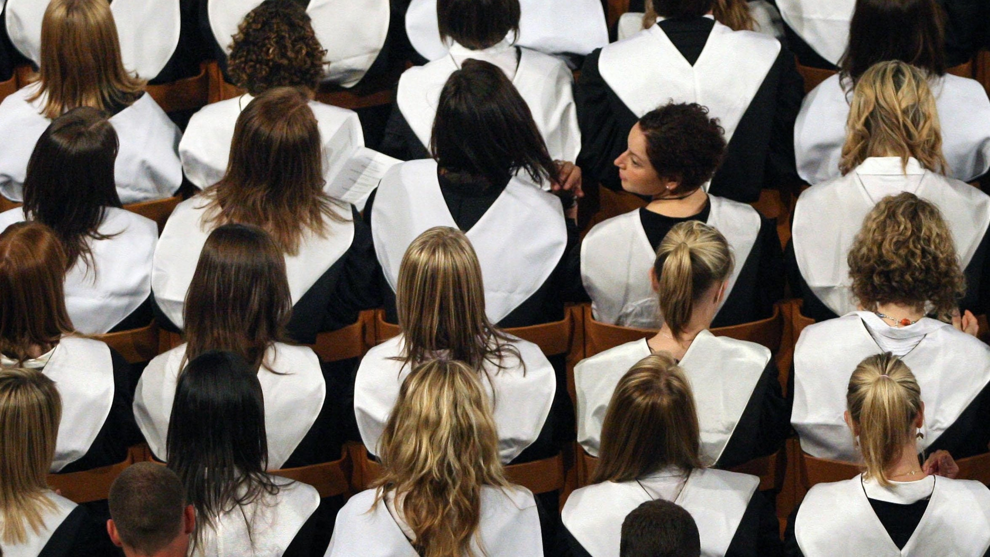 Record number of 18-year-olds admitted to university for 2026 academic year