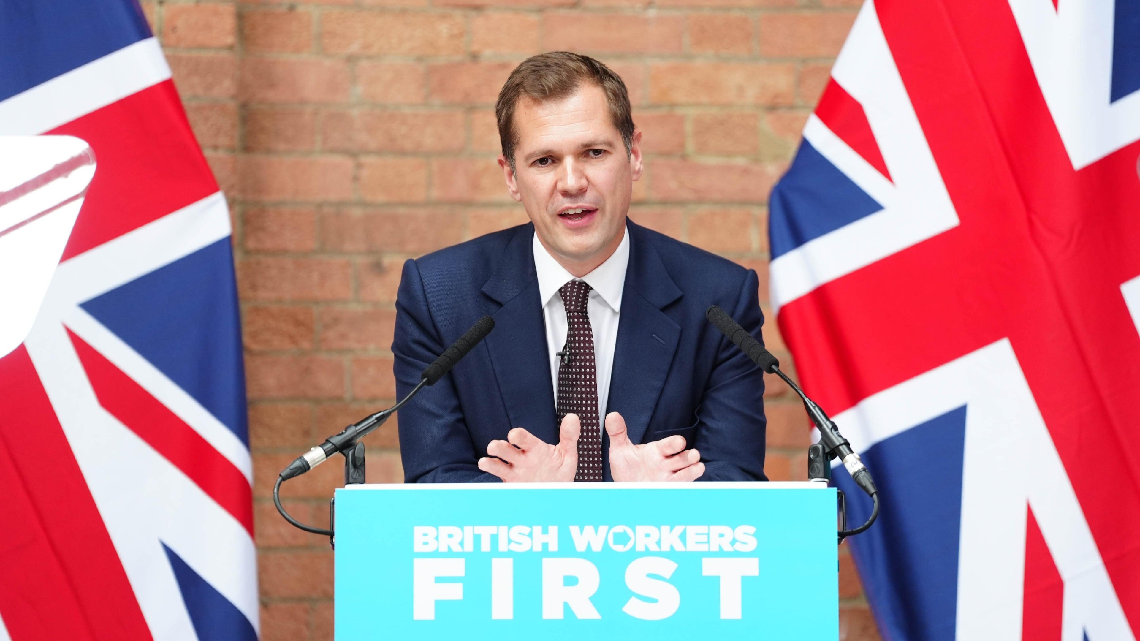 Jenrick announces £30 compensation for business owners facing HMRC phone delays