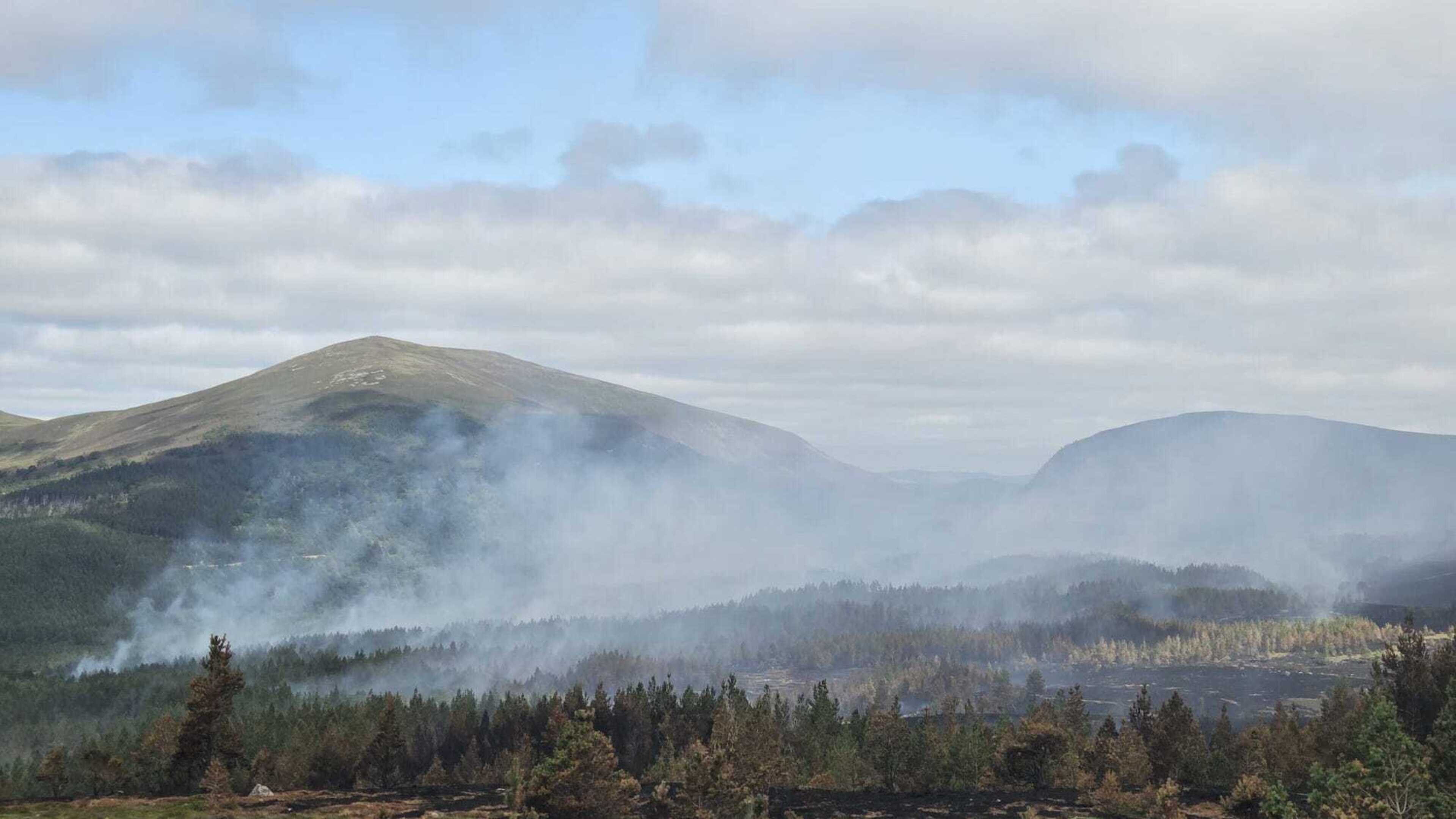 Cairngorms fire: Authorities warn visitors to stay away as hotspots remain
