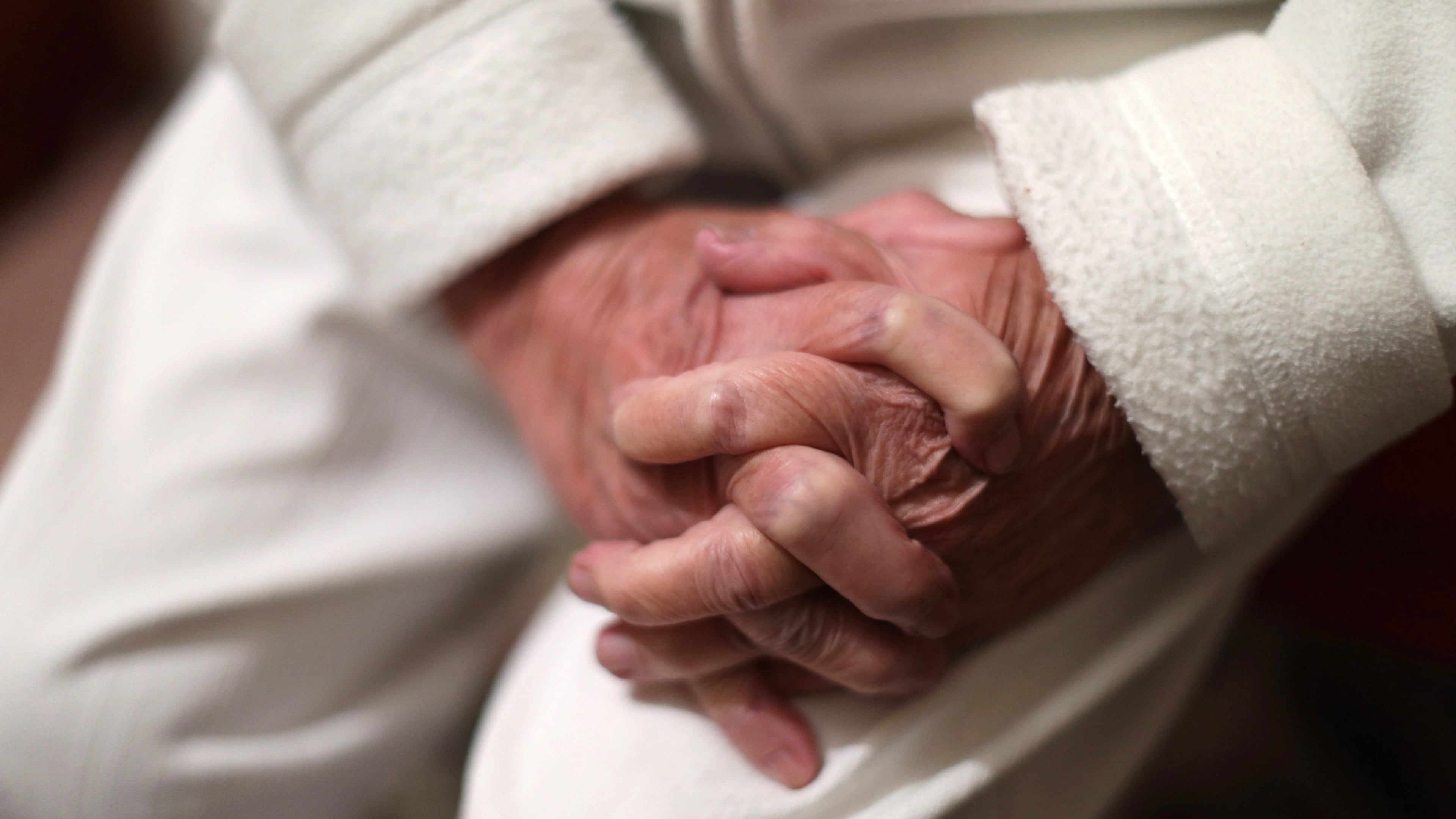 PM to hold talks on adult social care as Casey highlights dementia needs