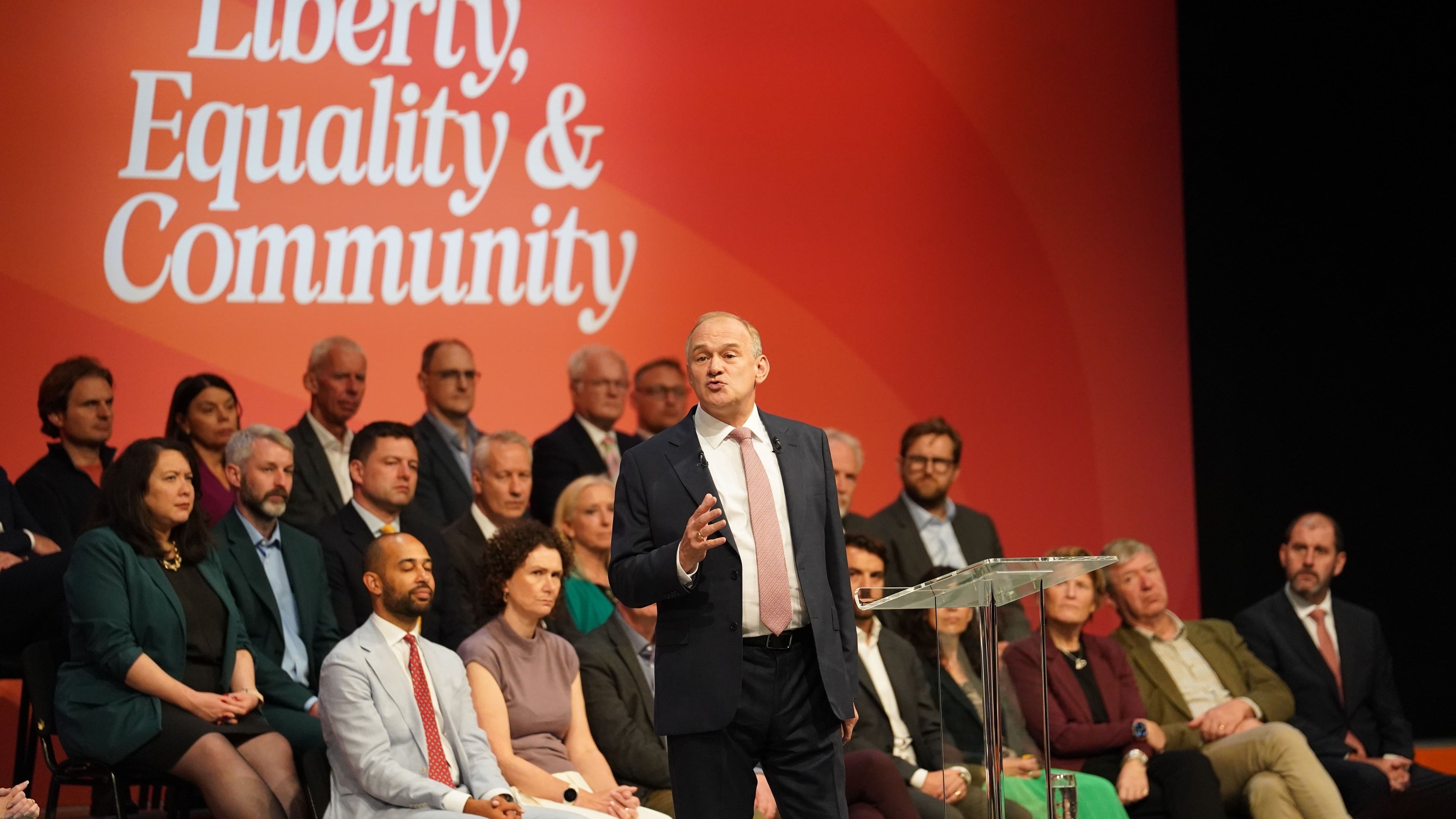 Ed Davey pledges £17bn tax cuts as Lib Dems face tight election campaign