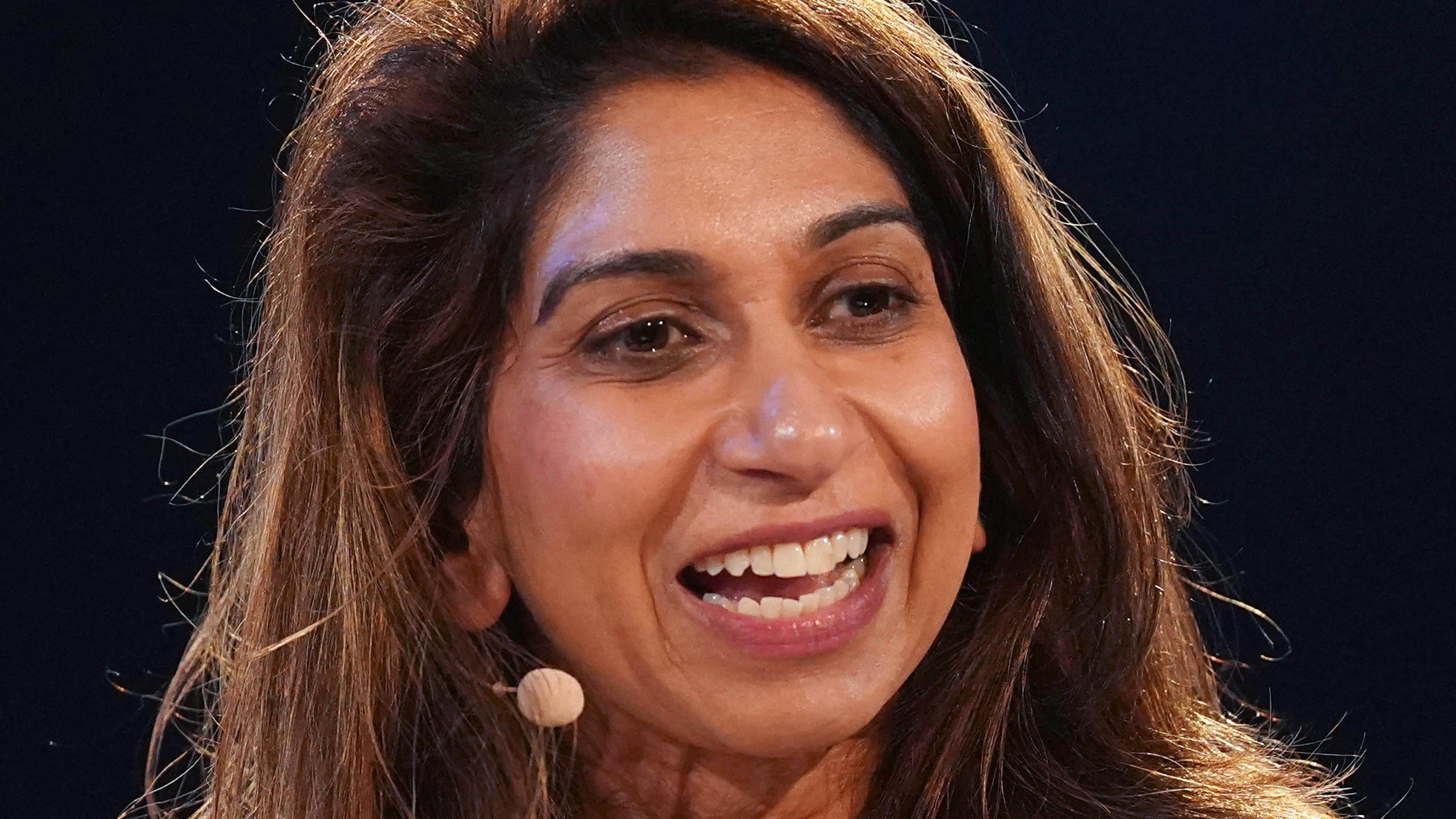 Suella Braverman heckled after criticizing councils over “fashionable fads”