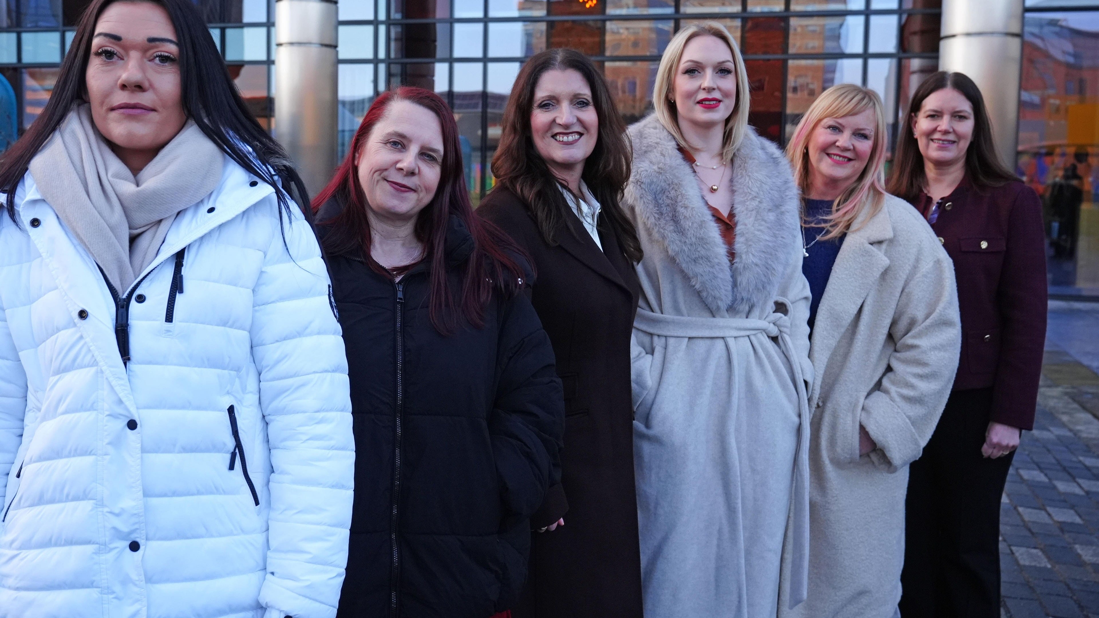 Health trust apologises to nurses after tribunal ruling over changing-room access