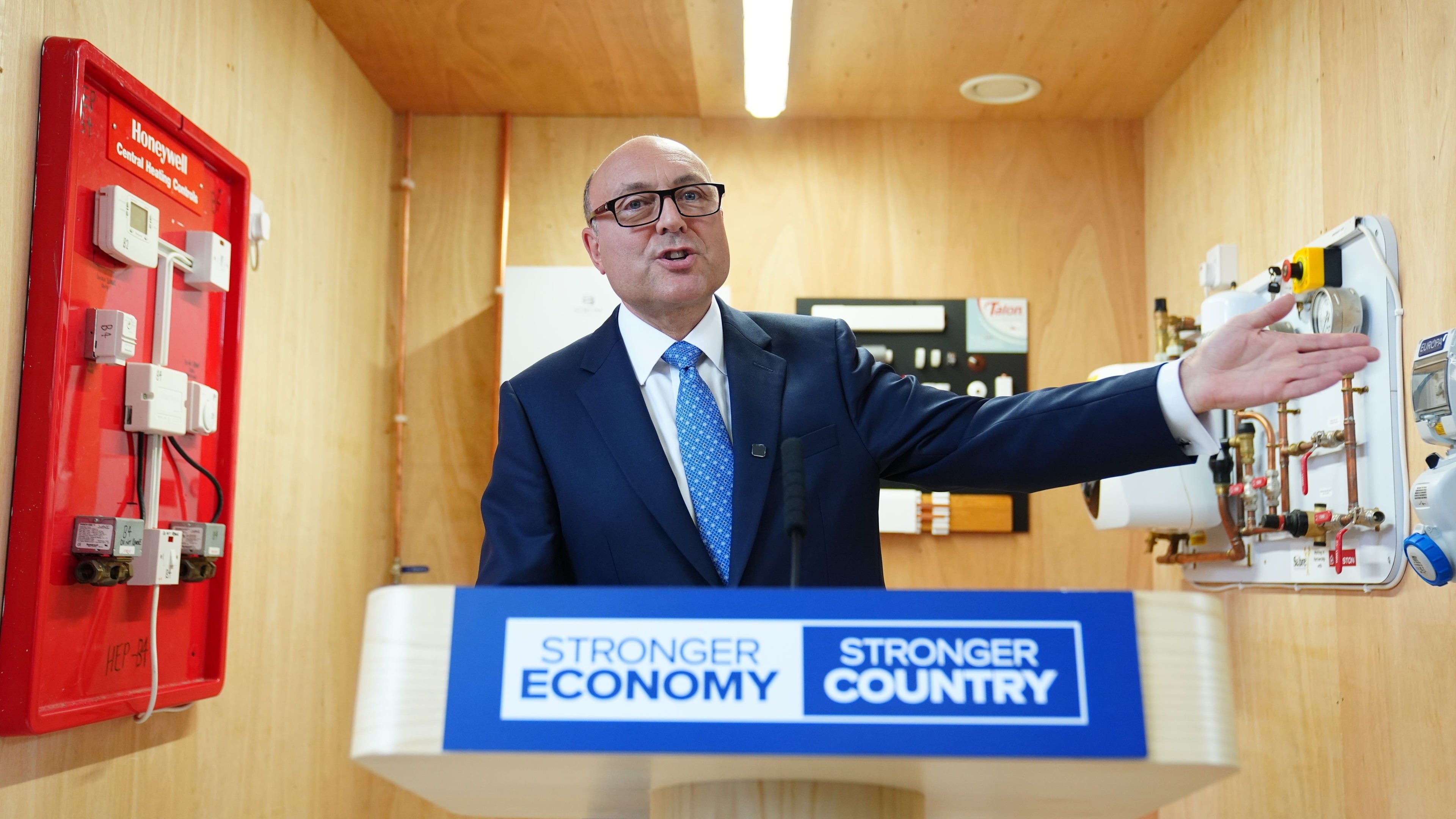 Tories pledge to overhaul tax rules for self-employed and small businesses