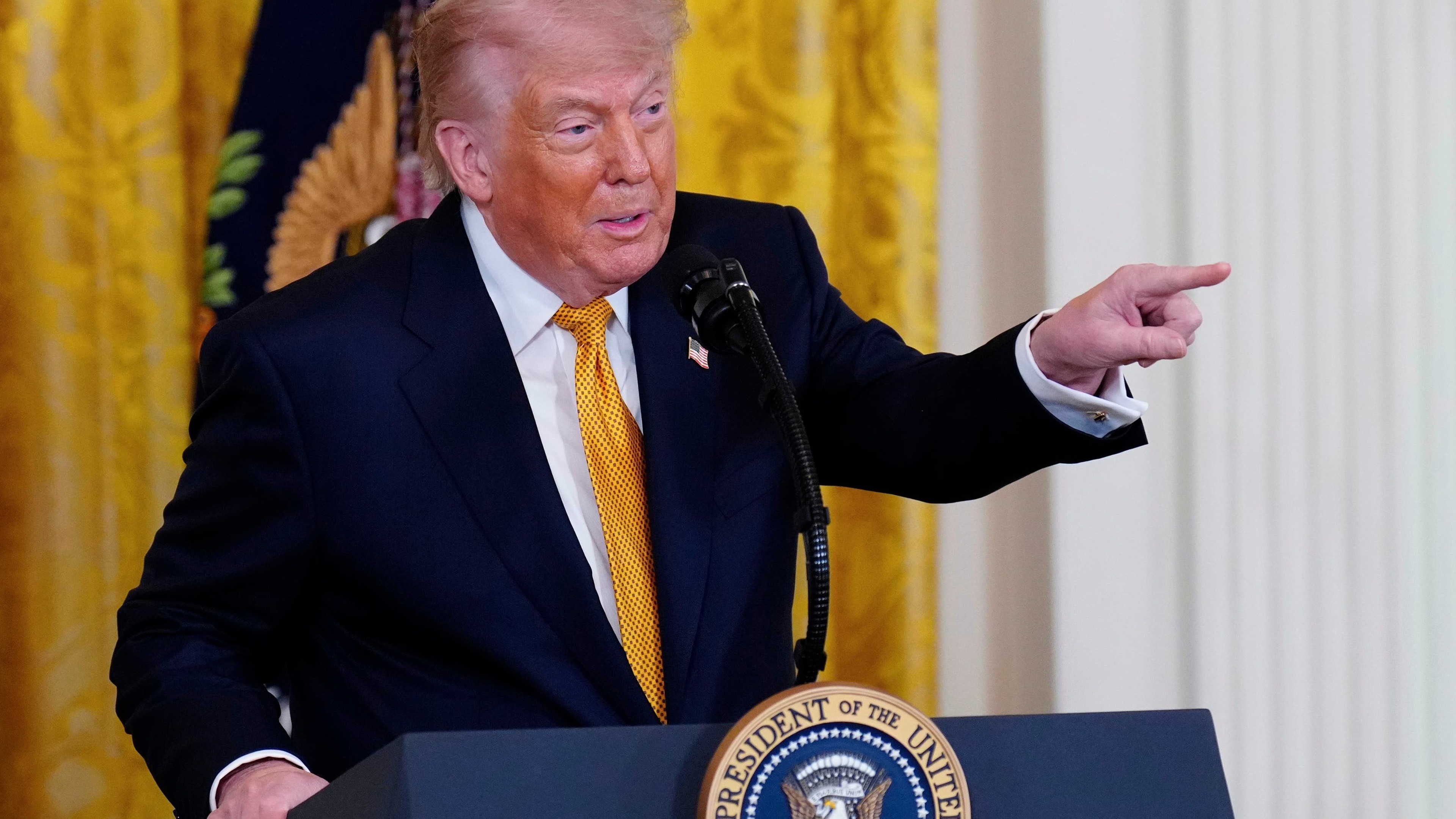 Trump warns of potential bombing if Iran fails to reach a deal