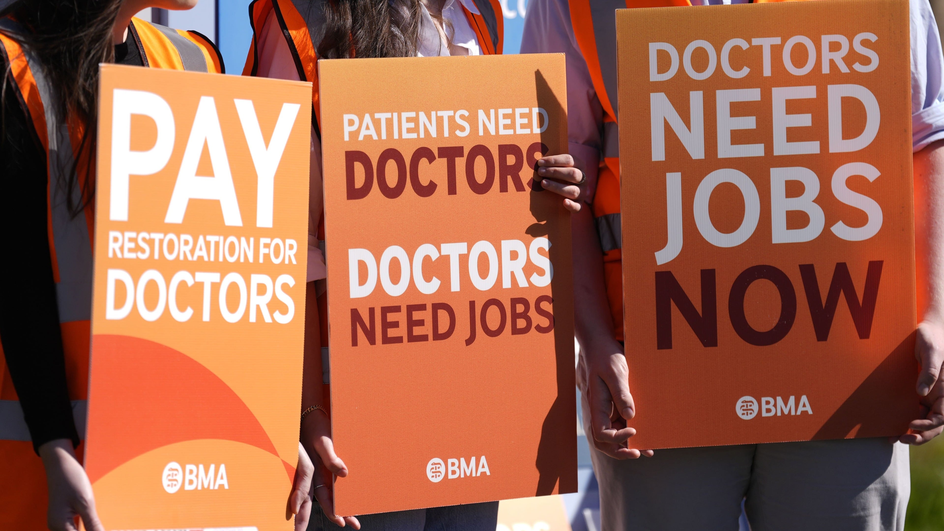 Pay deal ends resident doctor strikes, with £200m cost in 2024/25
