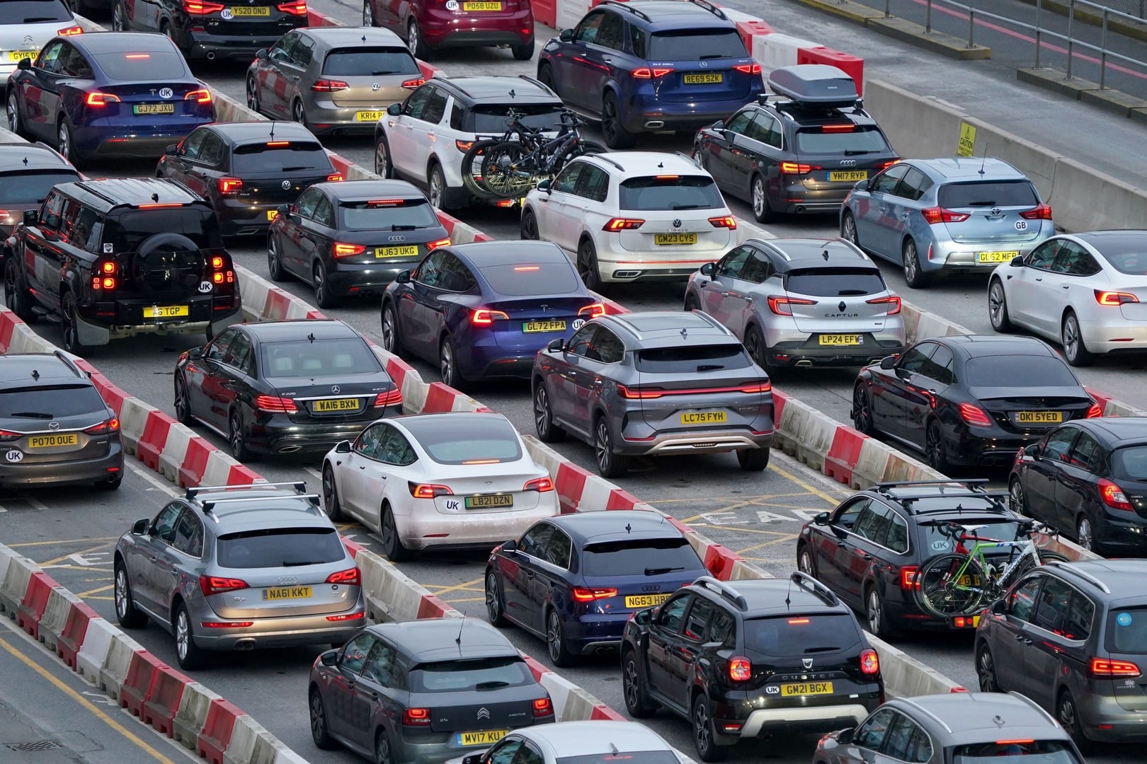 Traffic Jams Expected On Tourist Routes As Holiday Travel Begins