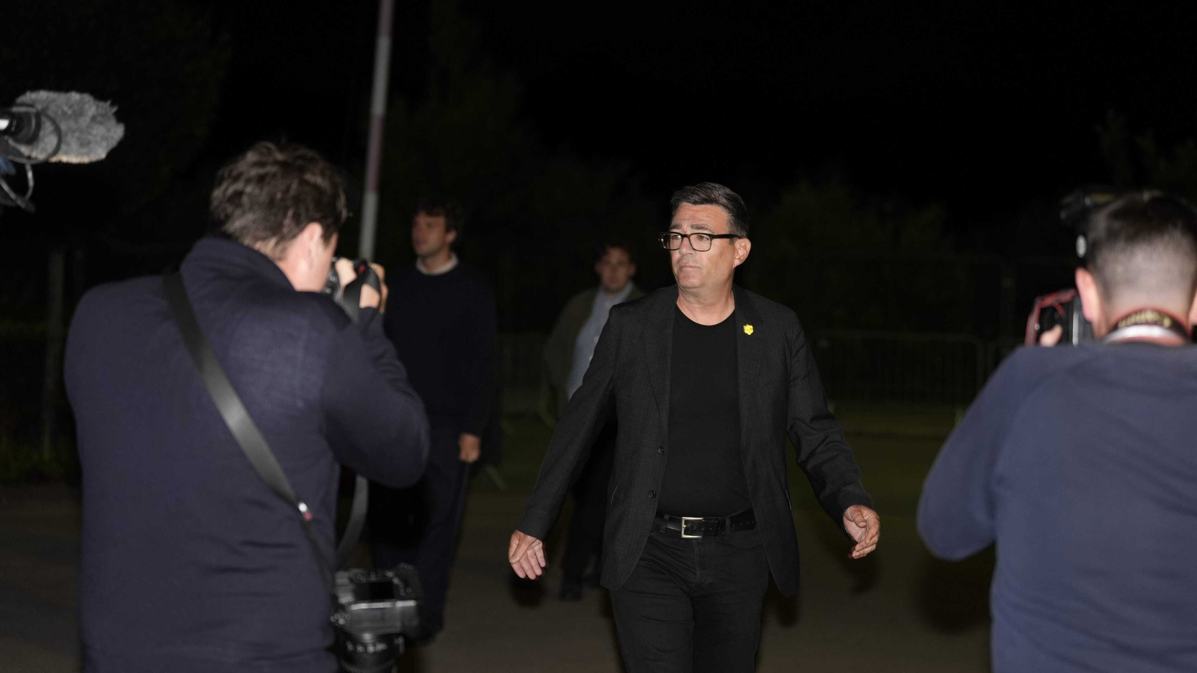 Andy Burnham wins Makerfield by-election to set up challenge to Keir Starmer