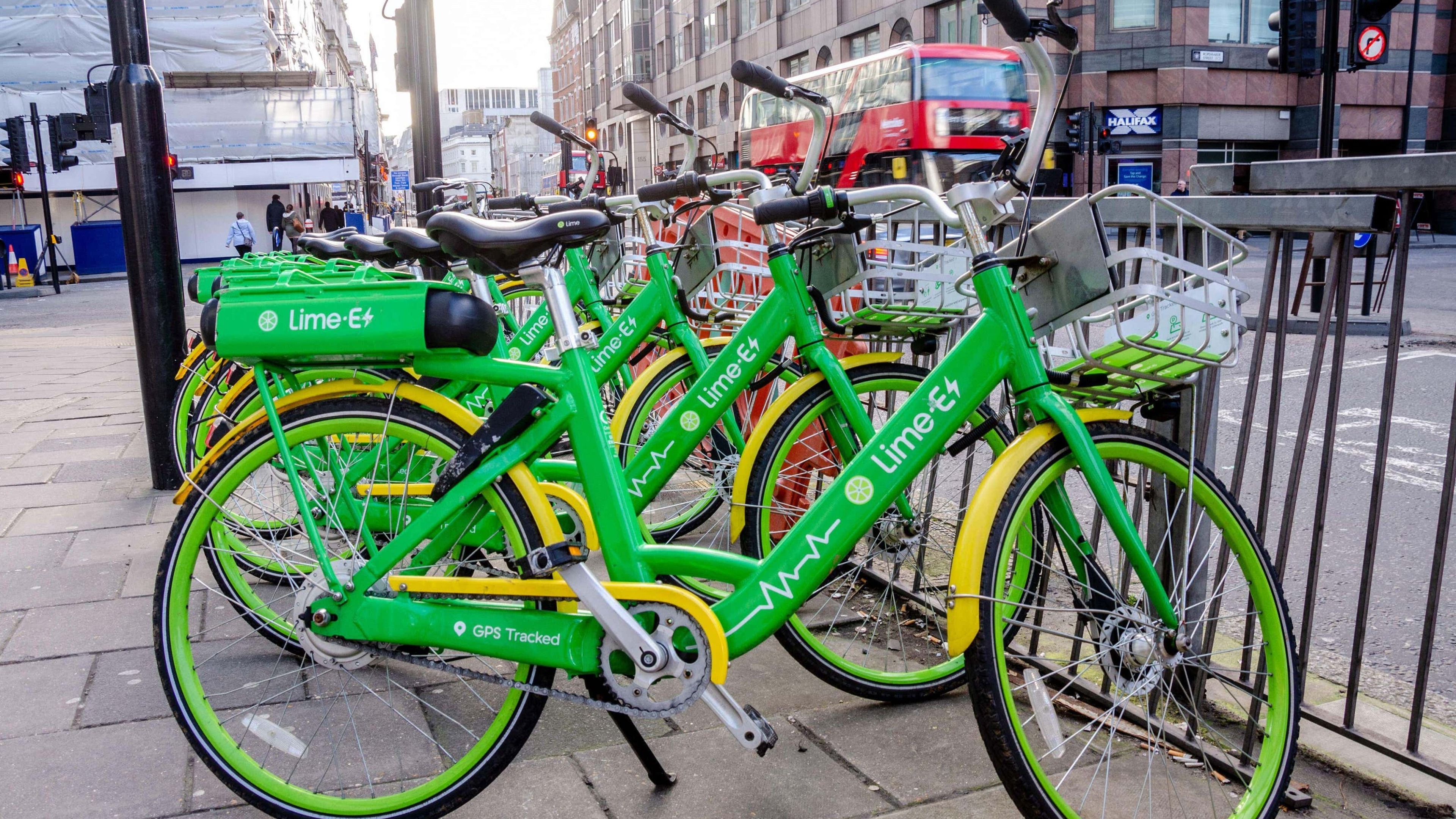 Fuel price rises push drivers toward cycling, survey suggests