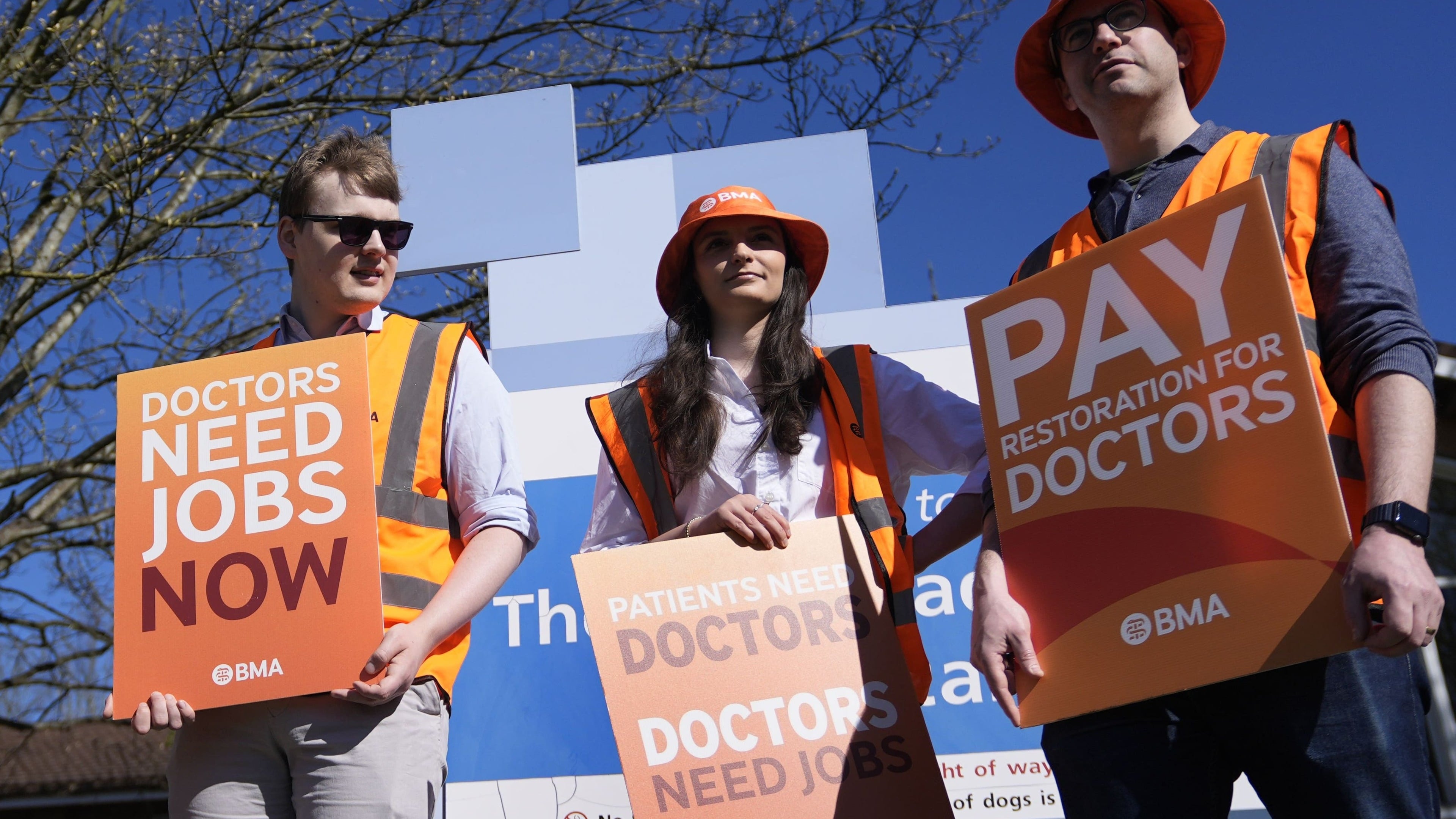Resident doctors in England to strike for five days in mid-June