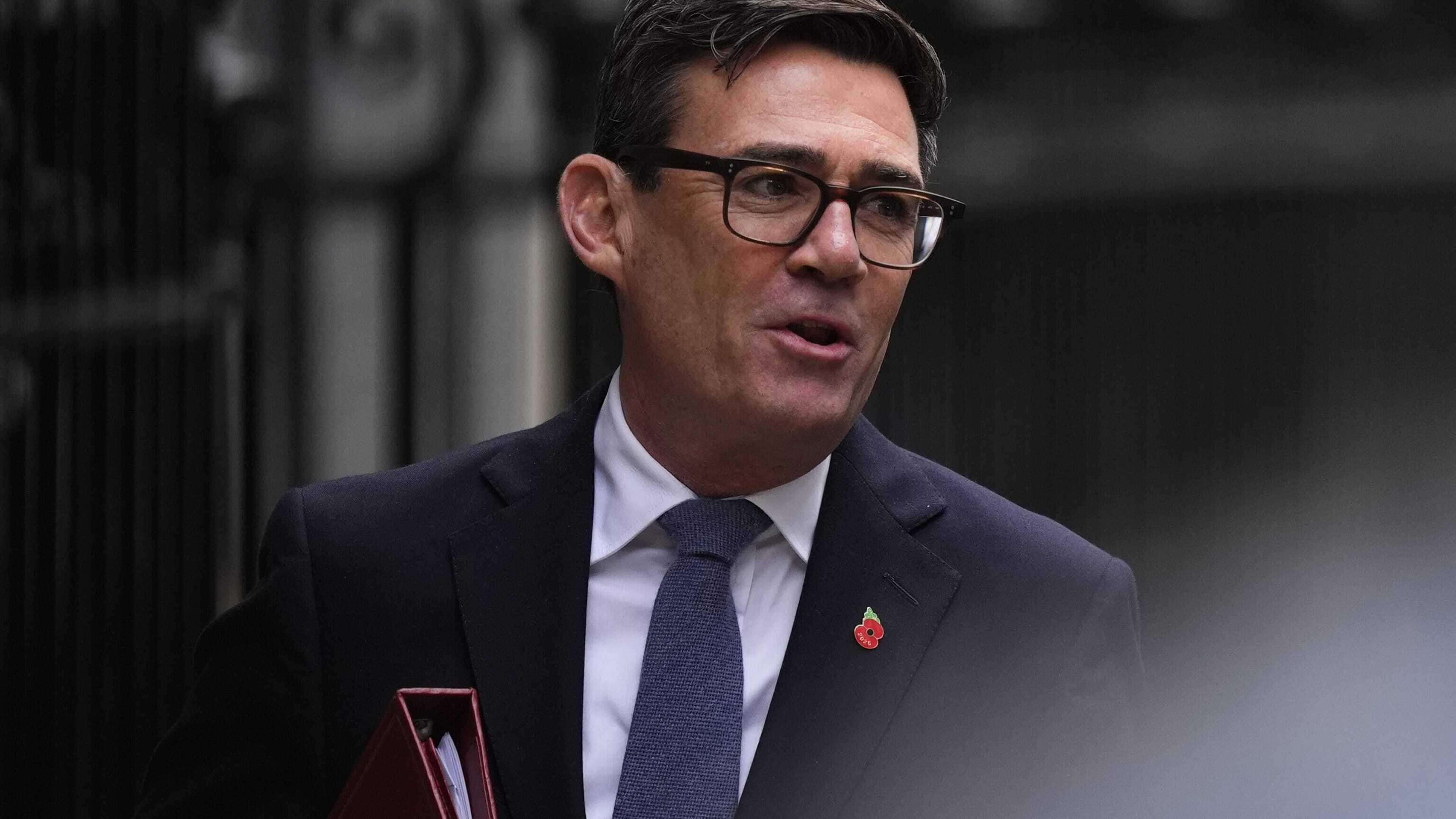 Burnham tells ministers to avoid backing specific EU options after crunch summit
