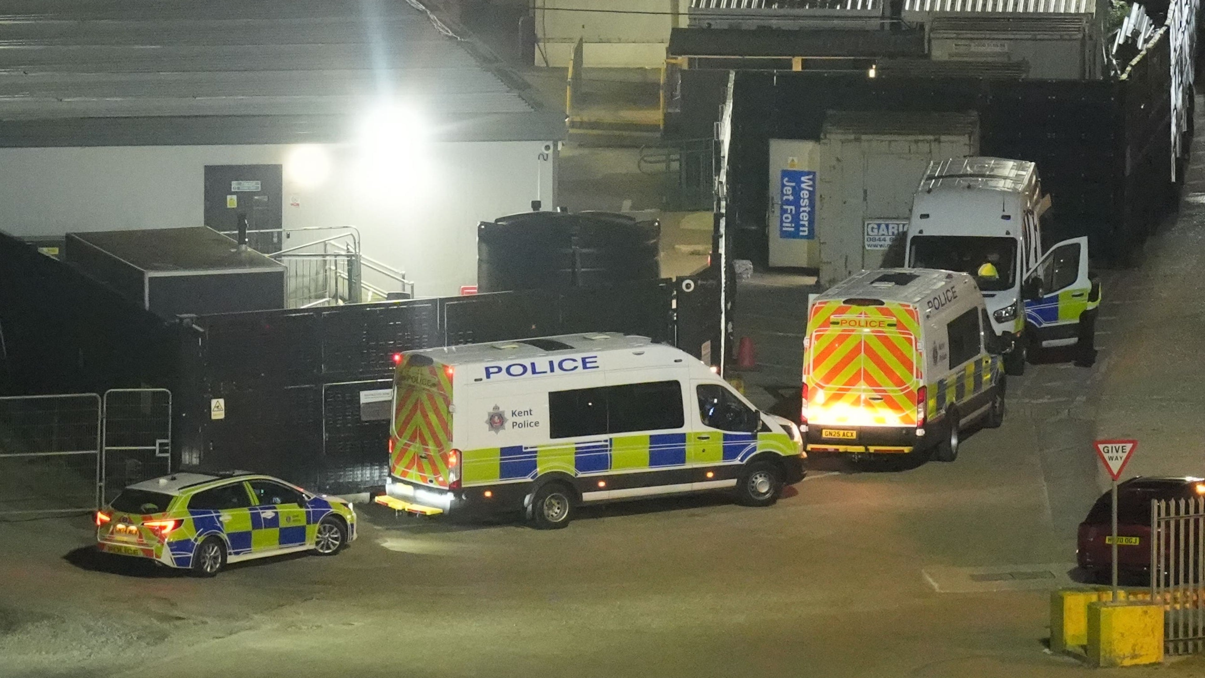 Six arrested as anti-migrant protesters gather again in Hampshire