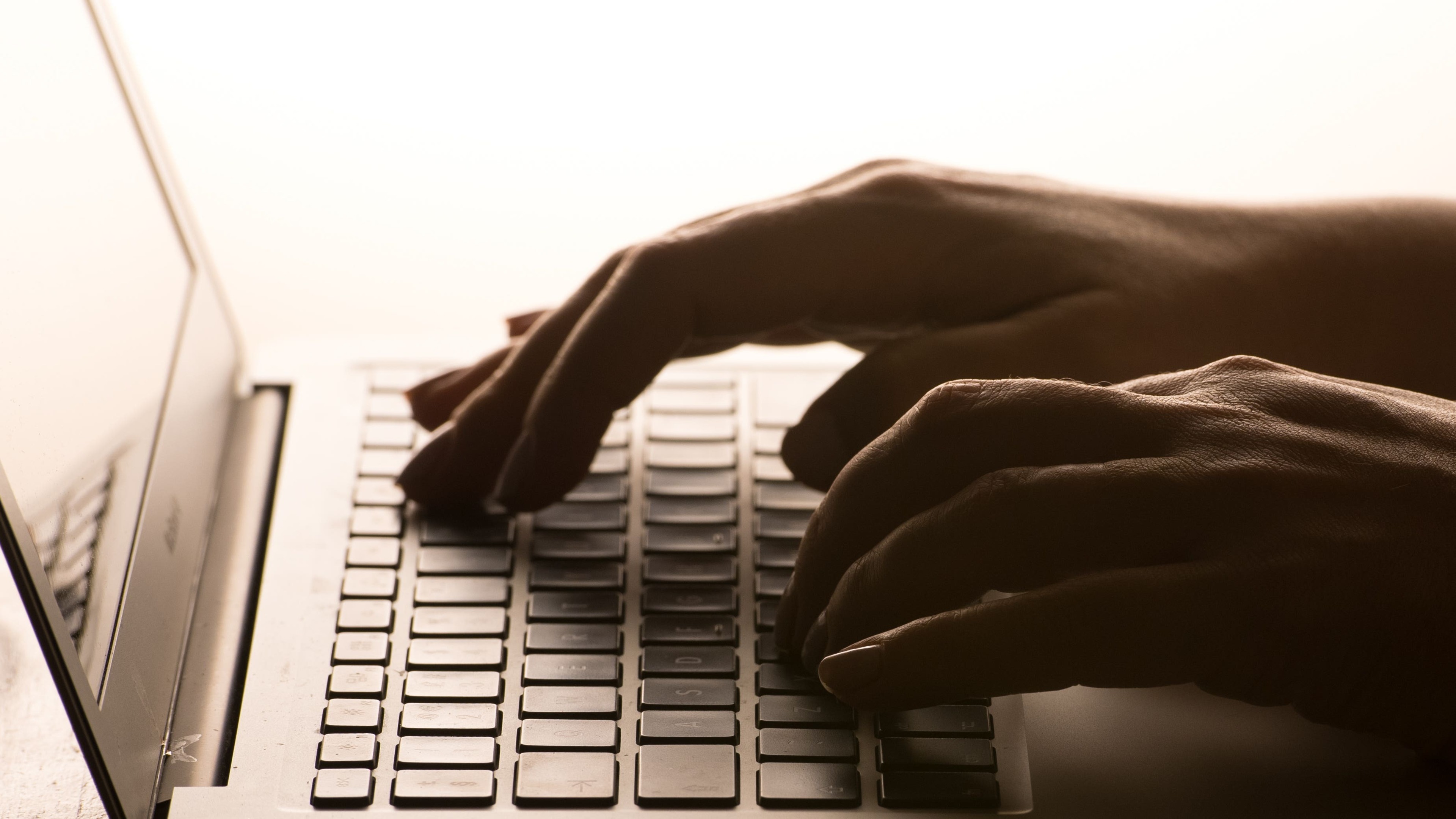 Fact check says released police footage does not match claim about sharp nails