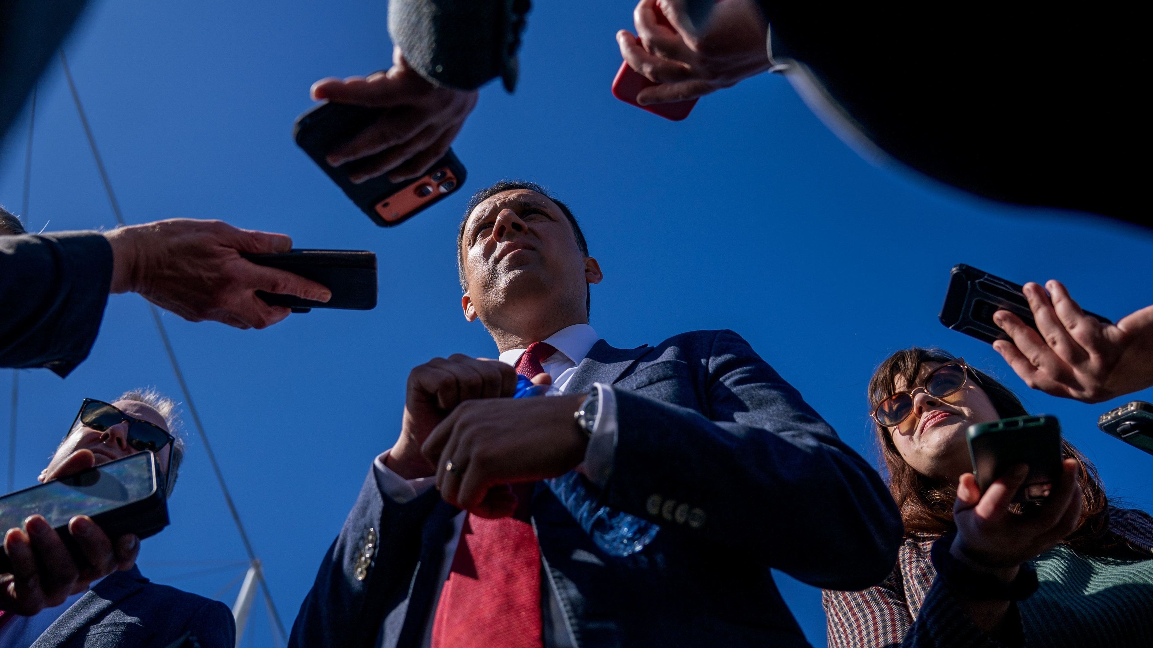 Anas Sarwar says focus is beating John Swinney, not Labour leadership at Westminster