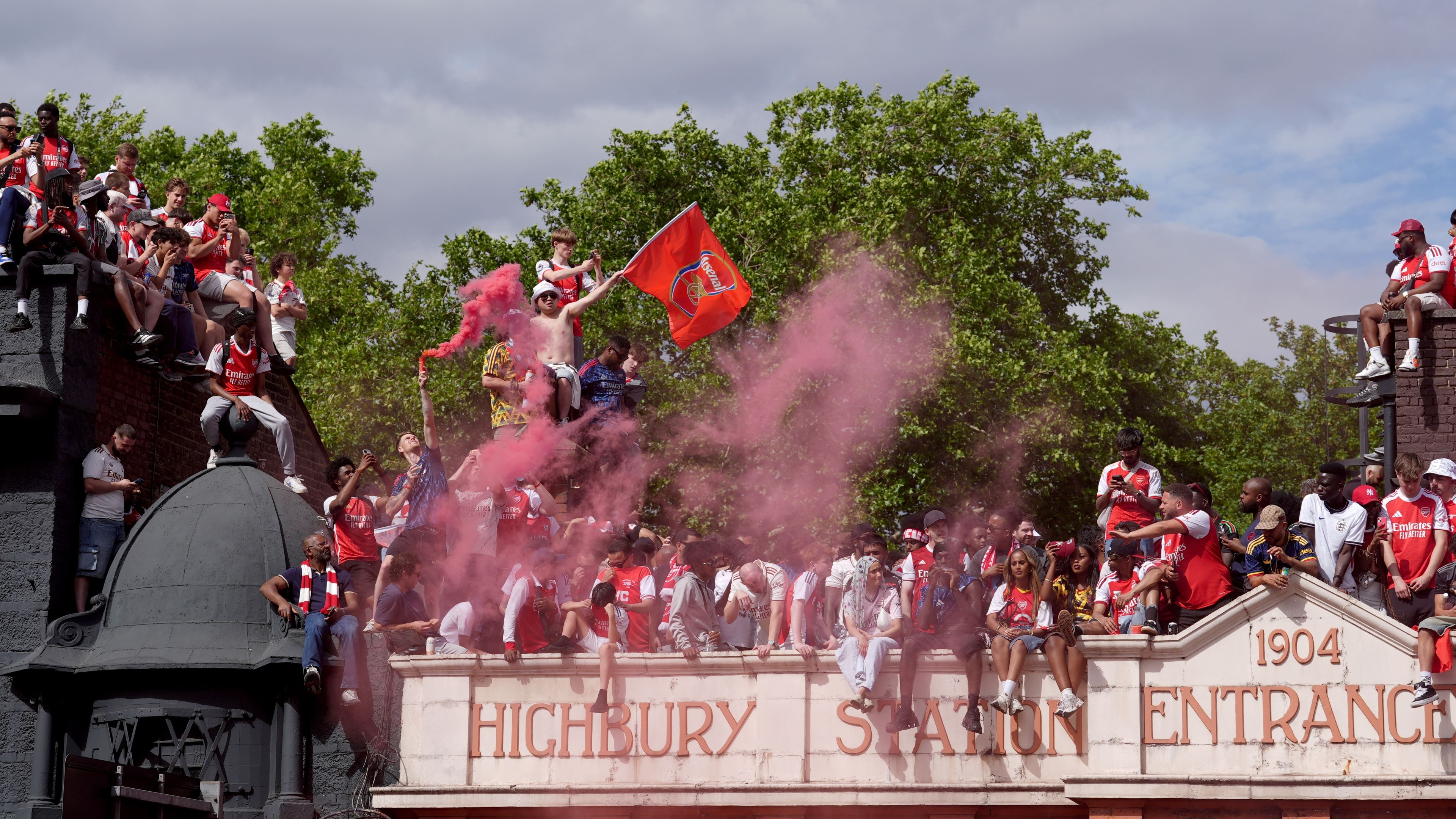 Arsenal parade: Dozens require rescuing from height and nine arrests made