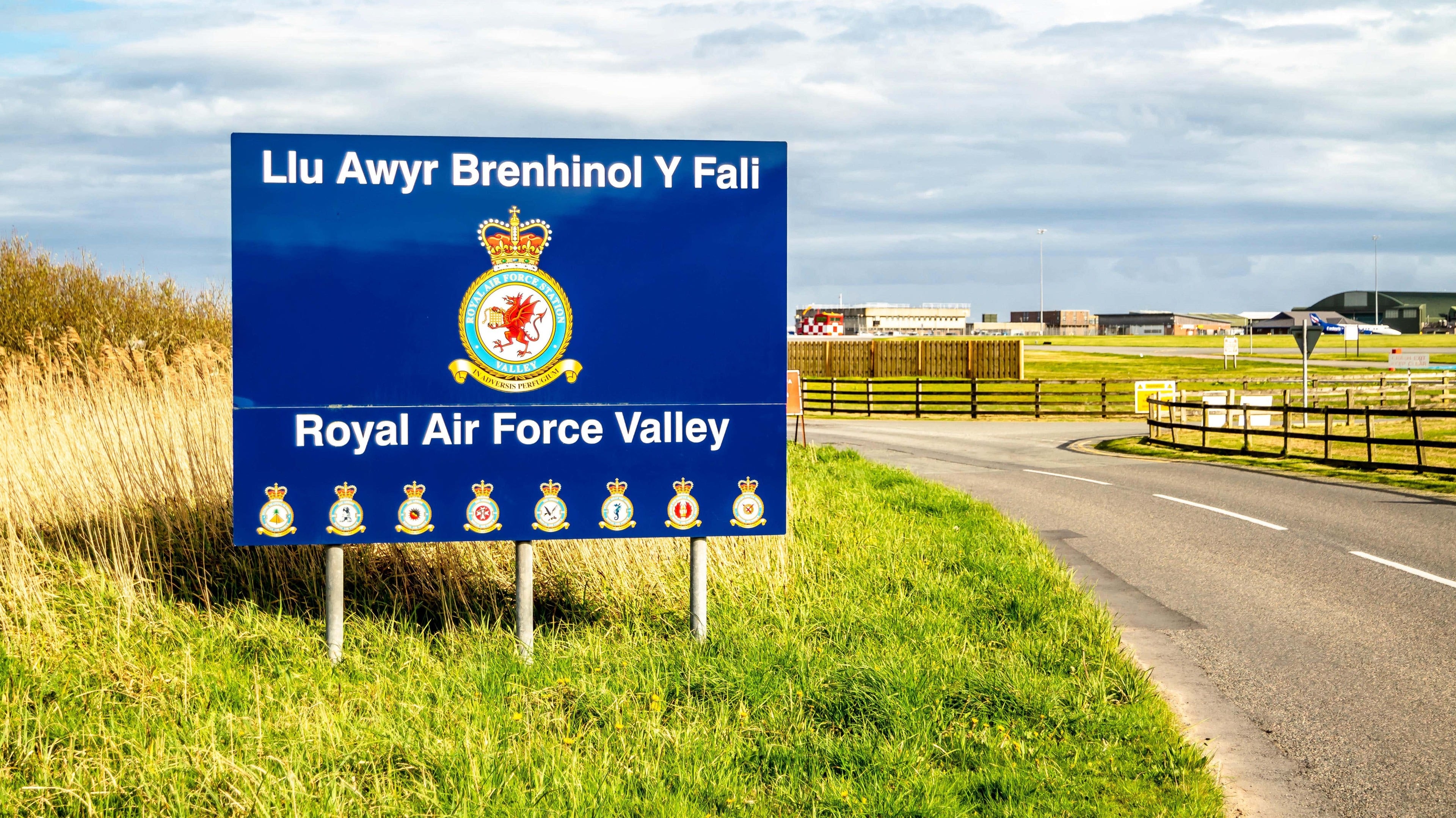 RAF pauses Hawk T2 operations after pilots eject before crash