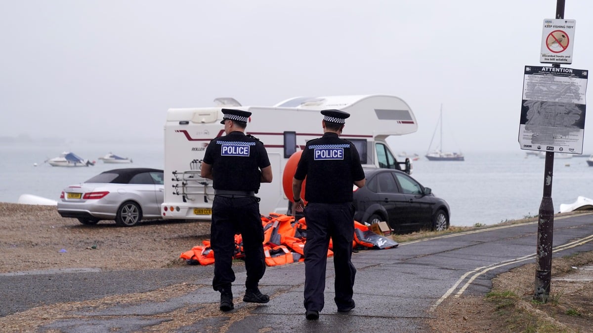 Police minister blames Tories for Portsmouth and Dover anti-migration protests