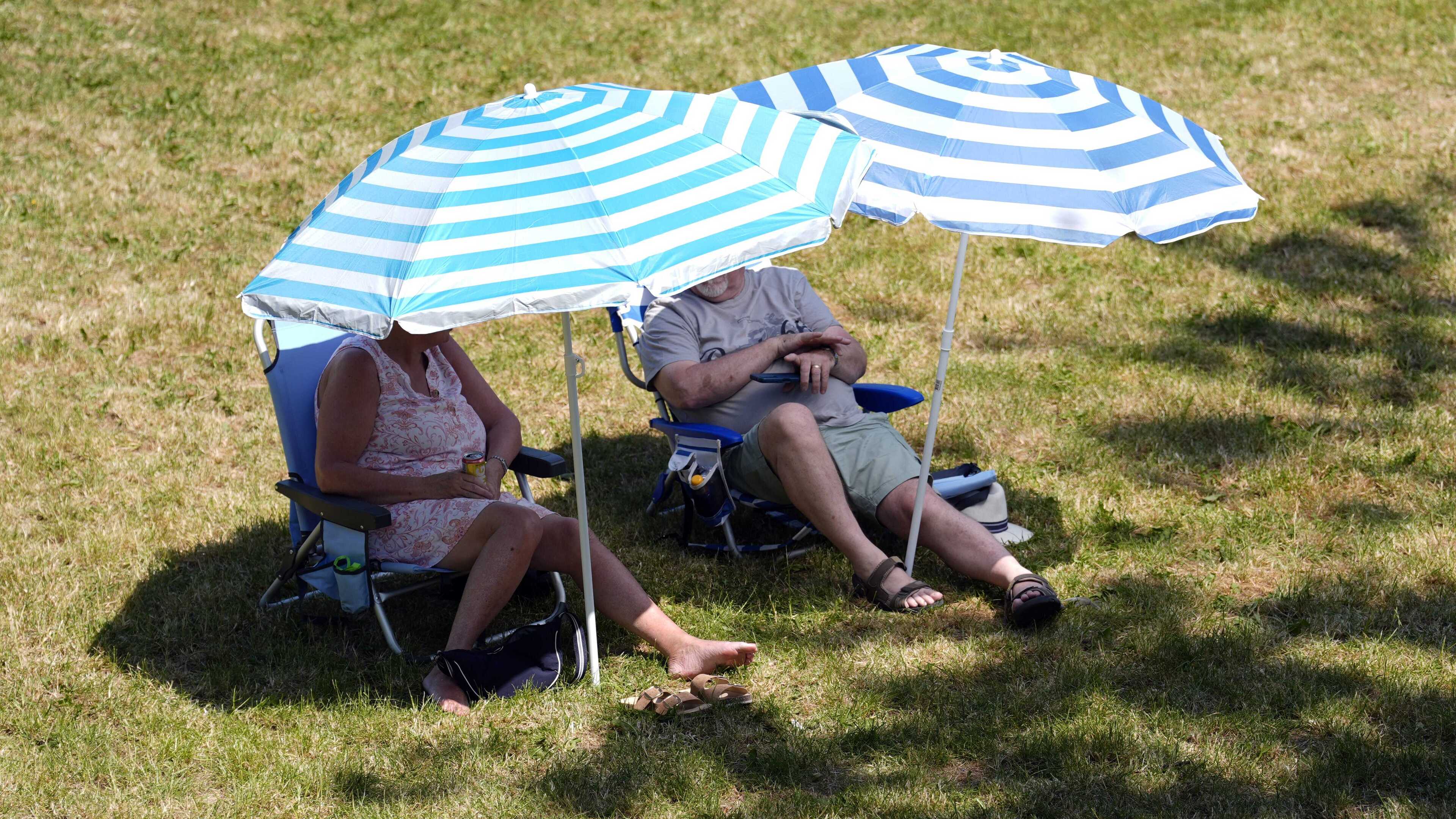 Met Office: Weekend temperatures may reach 30C again