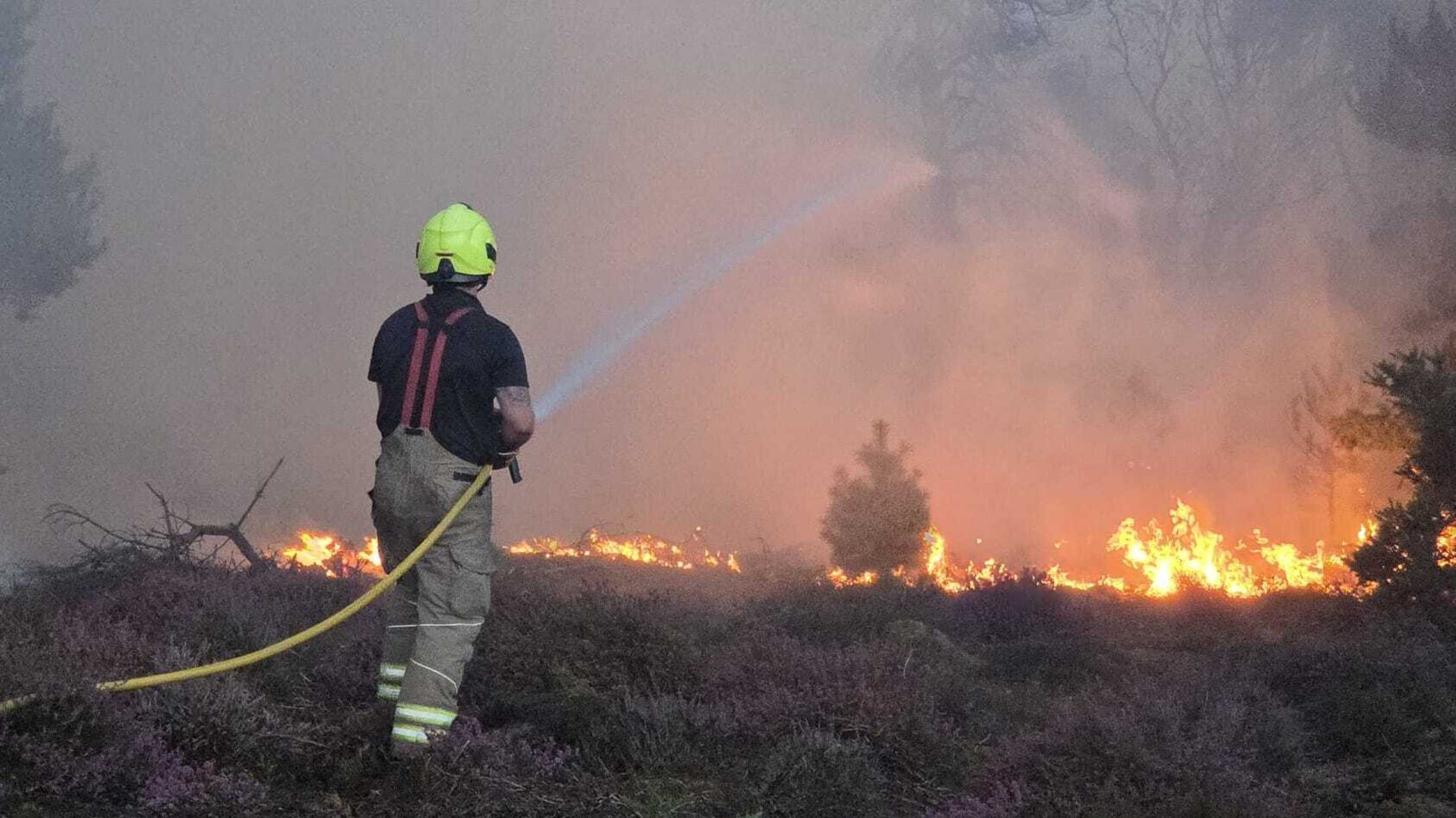 Suffolk wildfire grows to 150 hectares as Burnham pledges support for firefighters