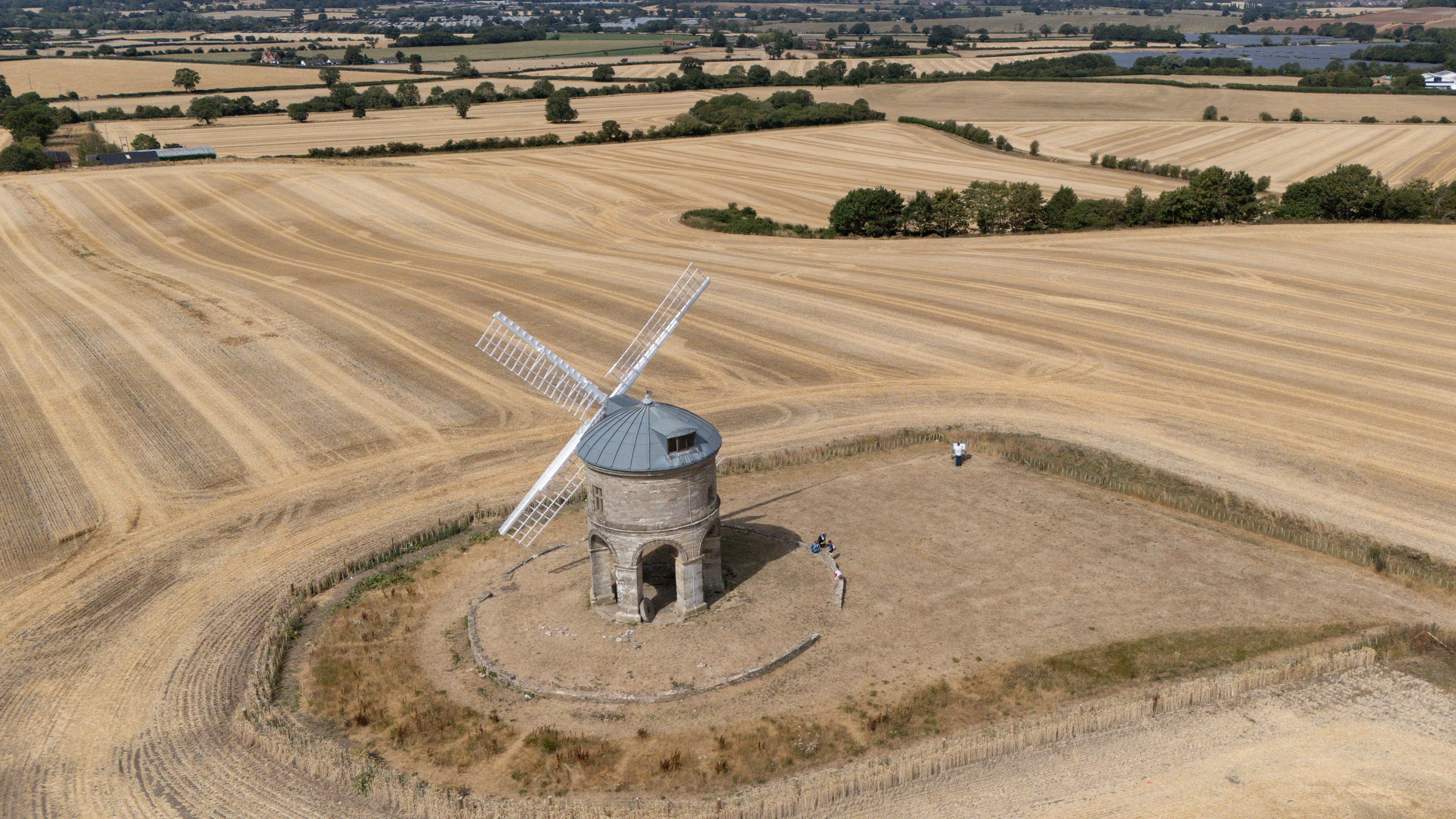 Met Office issues health warnings as parts of England forecast up to 35C