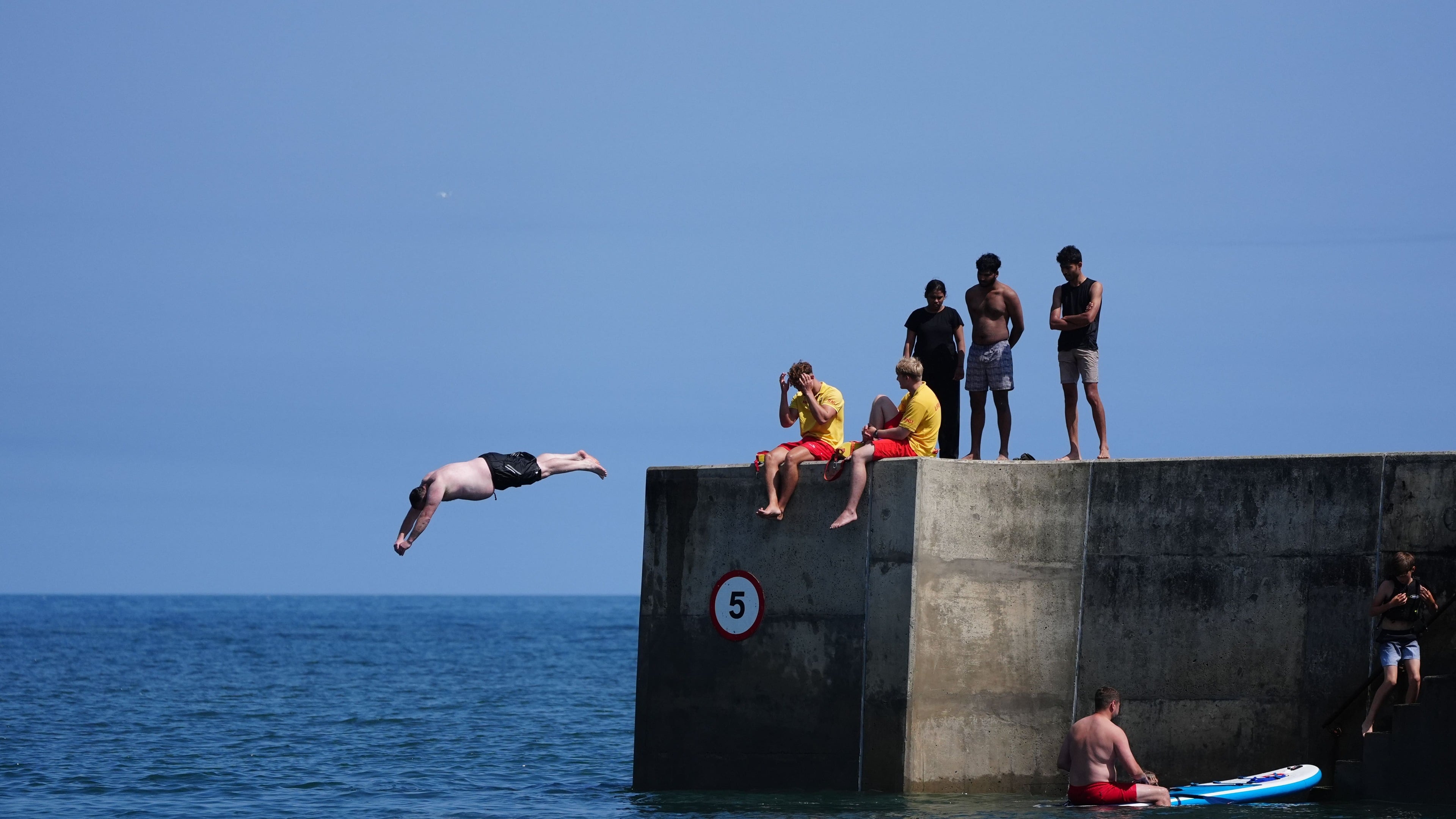 Met Office: 2026 sees temperatures reach 35C or higher on six days